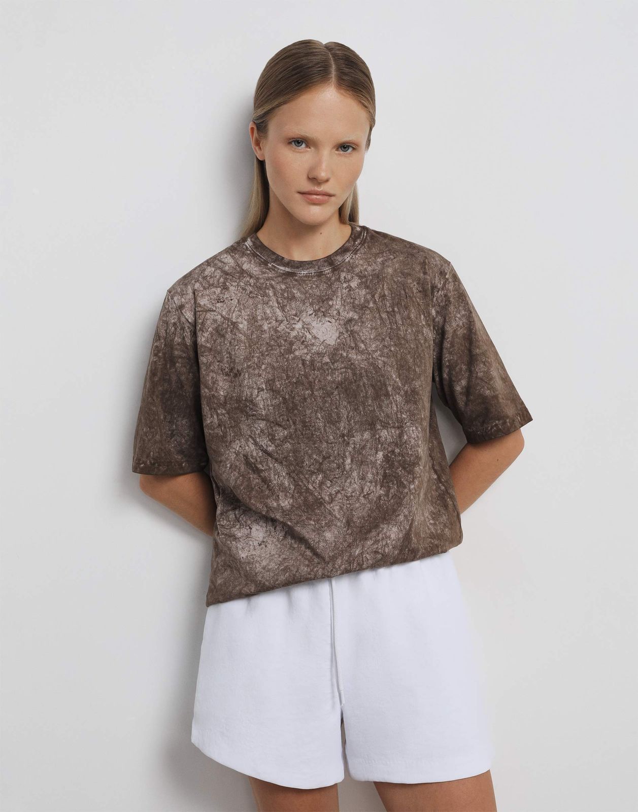 

Футболка женская Gloria Jeans GKT025287 коричневый M/164, GKT025287