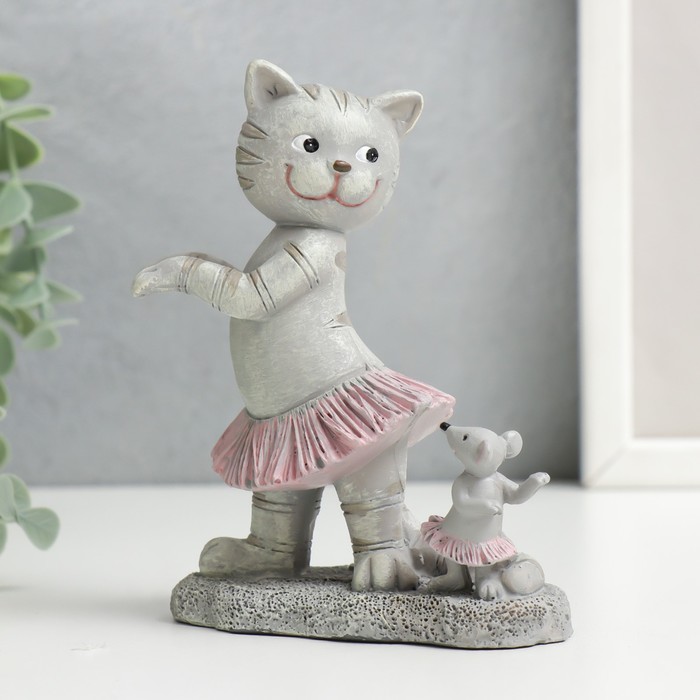 

Сувенир полистоун "Кот и мышка - гавайские танцы" 11,5х5х10,5 см, Серый