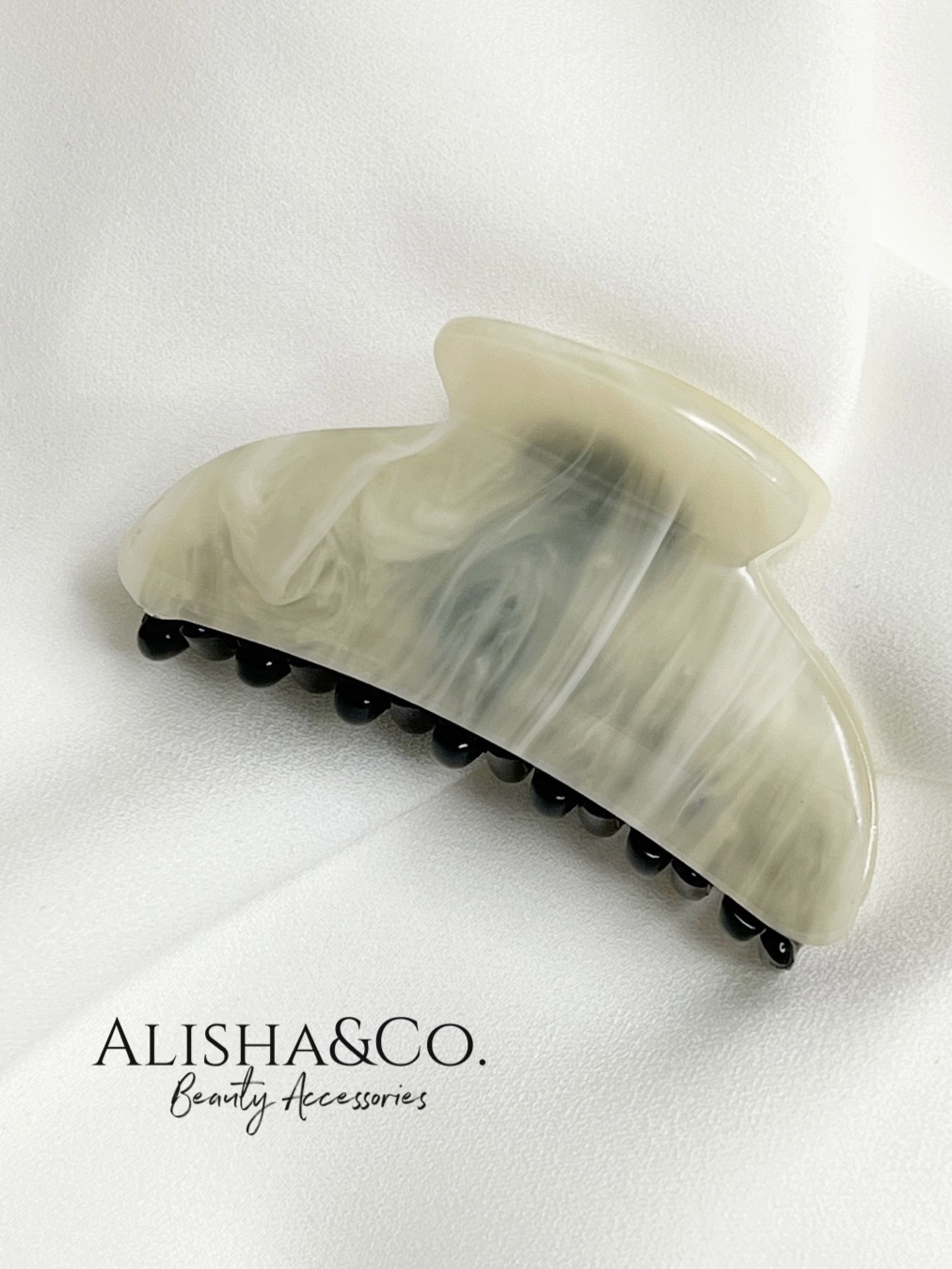 

Заколка-краб женская Alisha&Co. Small Shell marble, 1 шт, Белый, Small Shell