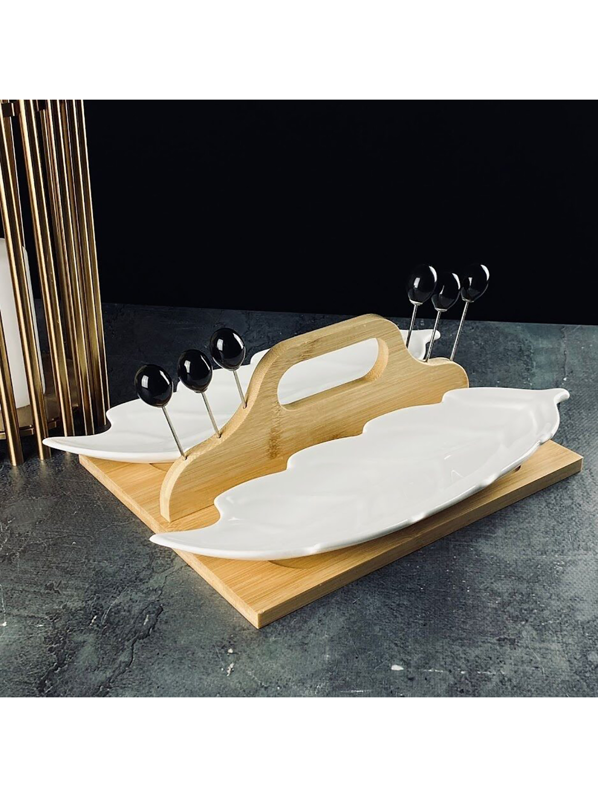

Набор блюд Lenardi Bamboo, фарфор, 33 см, 2 шт со шпажками на подставке
