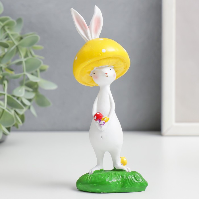 

Сувенир полистоун "Белый кролик - грибочек" 6х4х15 см