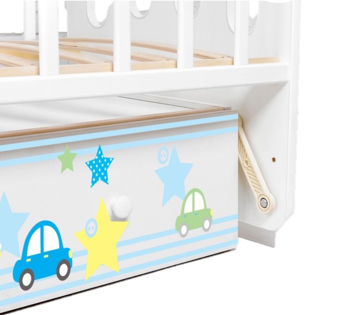 фото Детская кроватка «машинки» на маятнике, с ящиком, цвет белый вдк