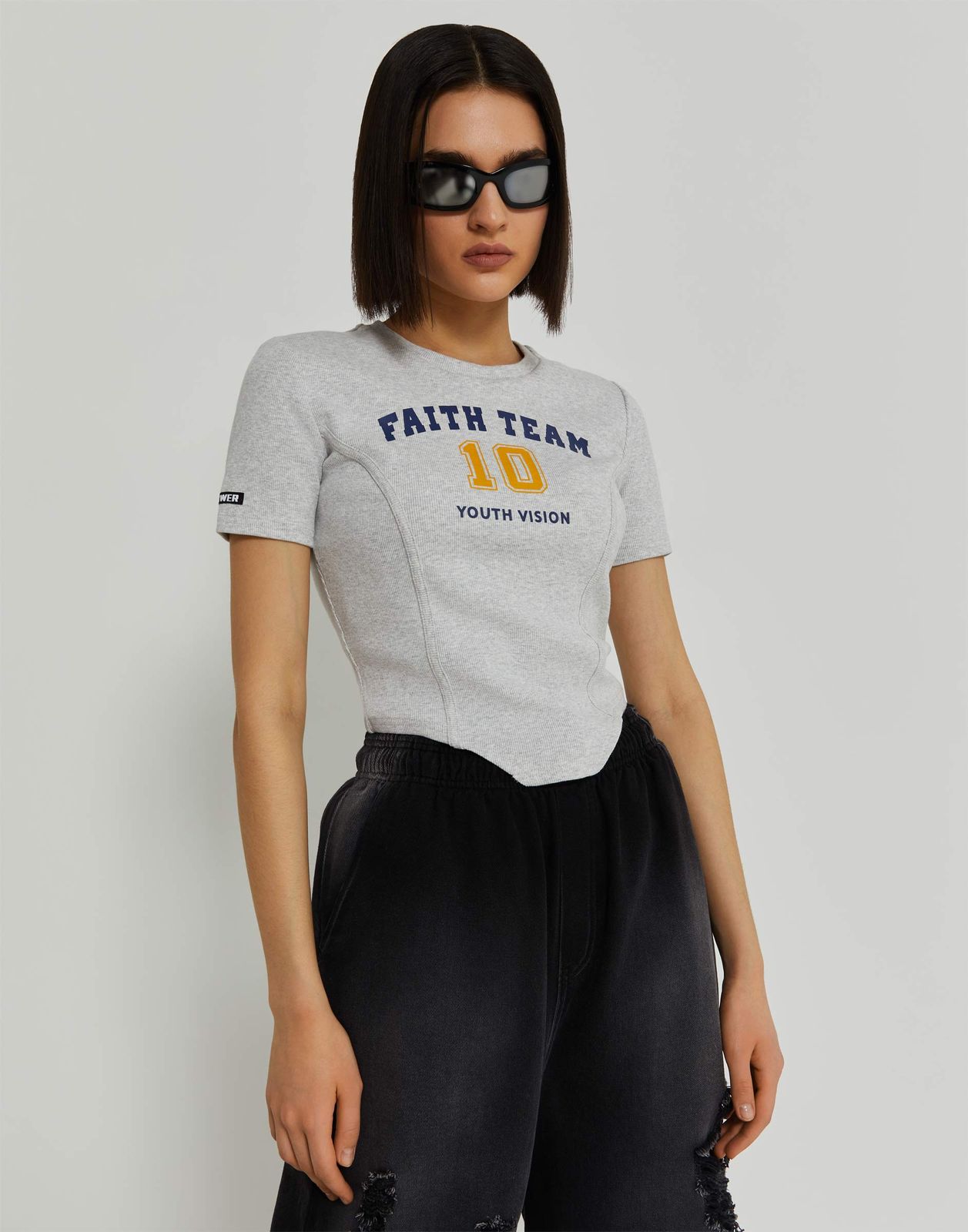 

Футболка для девочки Gloria Jeans GKT022579 светло-серый меланж 18+/170, GKT022579