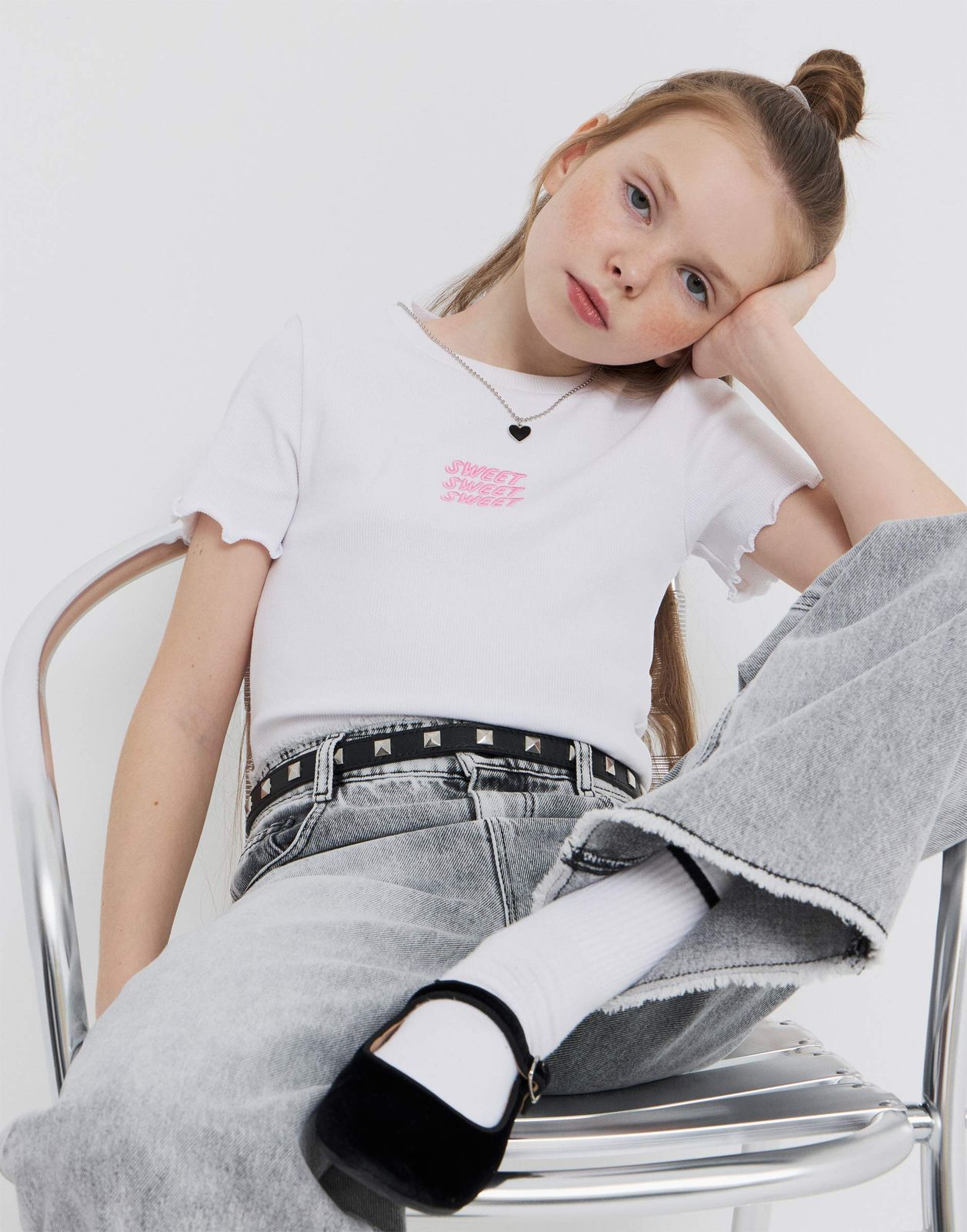

Футболка для девочки Gloria Jeans GKT022299 белый 6-8л/128, GKT022299
