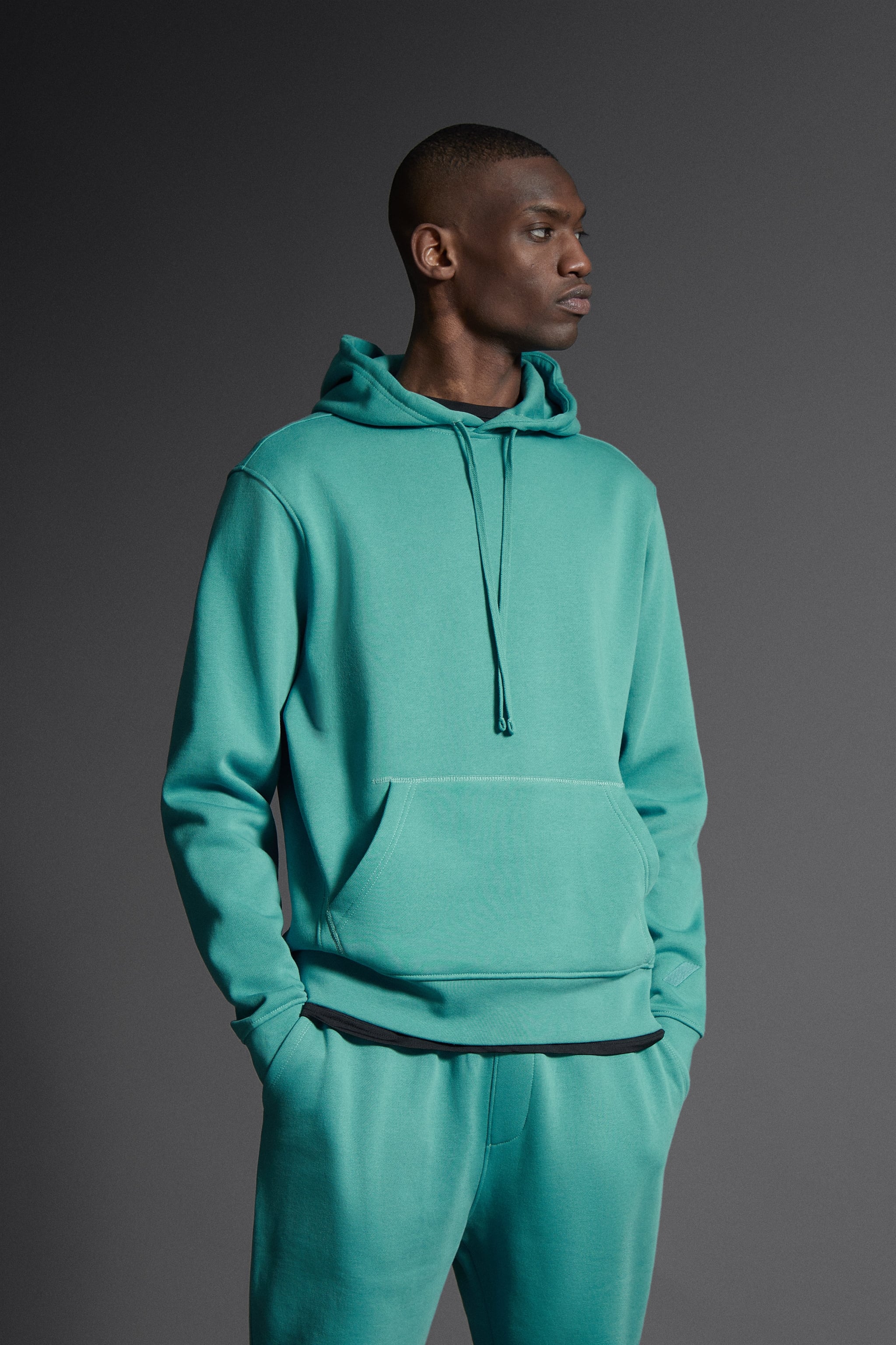 

Худи мужское ZARA 00761452 бирюзовое S (доставка из-за рубежа), Бирюзовый, 00761452