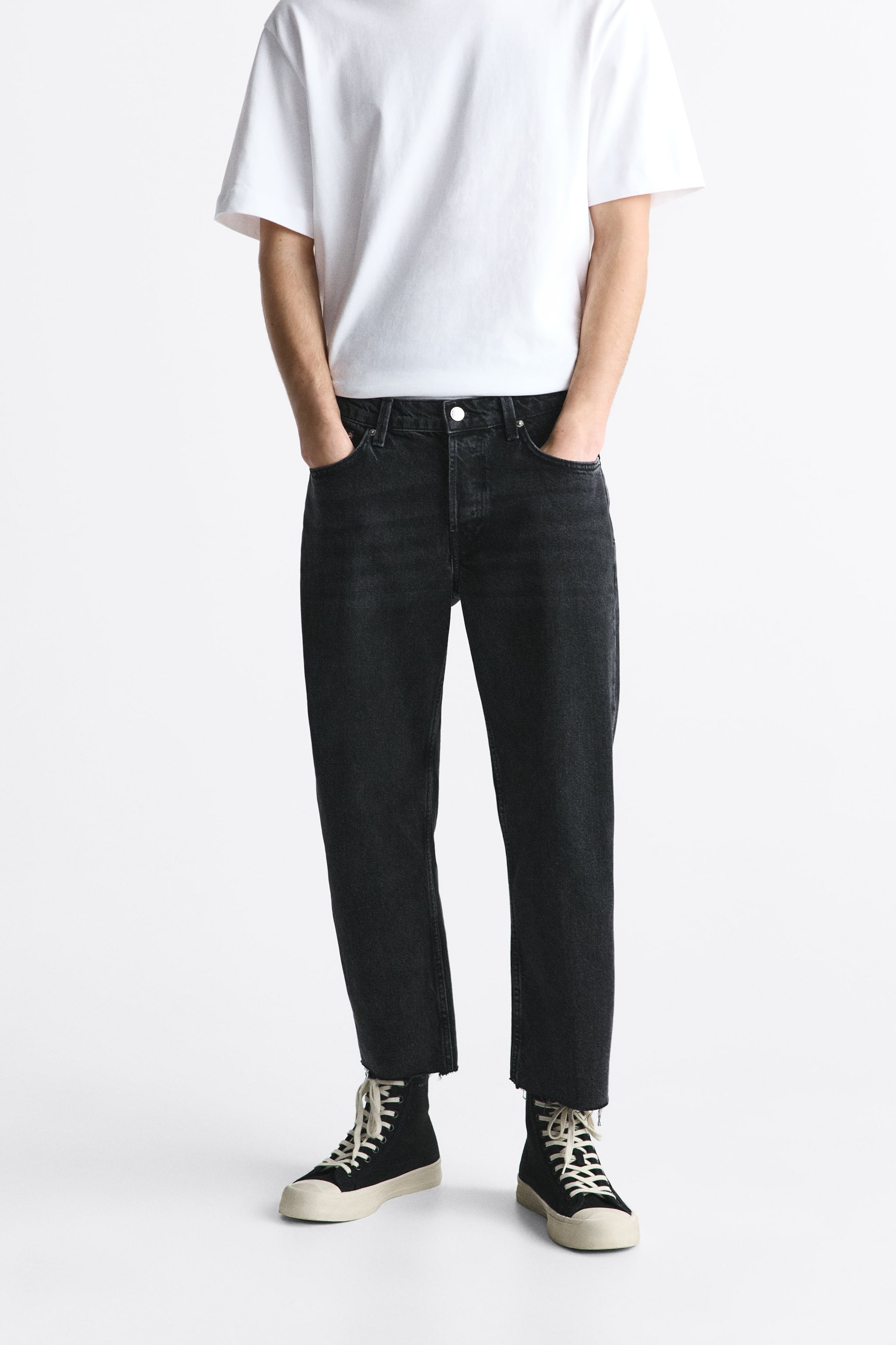 

Джинсы мужские ZARA 03175404 черные 44 RU (доставка из-за рубежа), Черный, 03175404