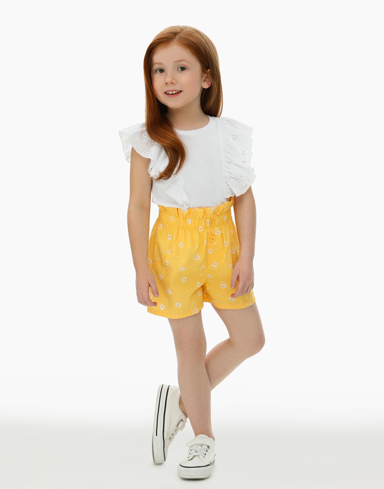 Жёлтые шорты Paperbag с цветочным принтом для девочки р.110