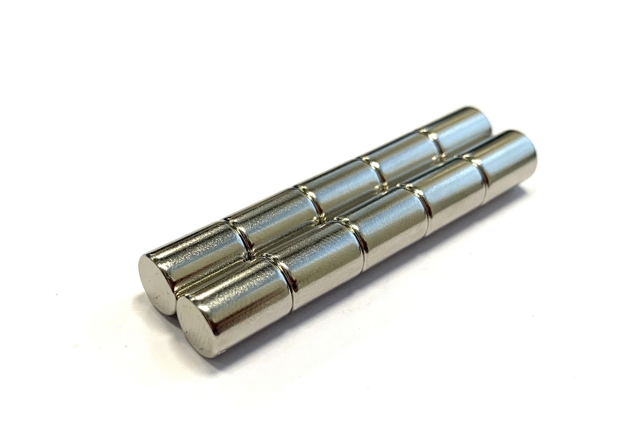 Неодимовый магнит 7х10 мм - 10 штук неодимовый магнит 13х3 мм 30 штук magelem me032330
