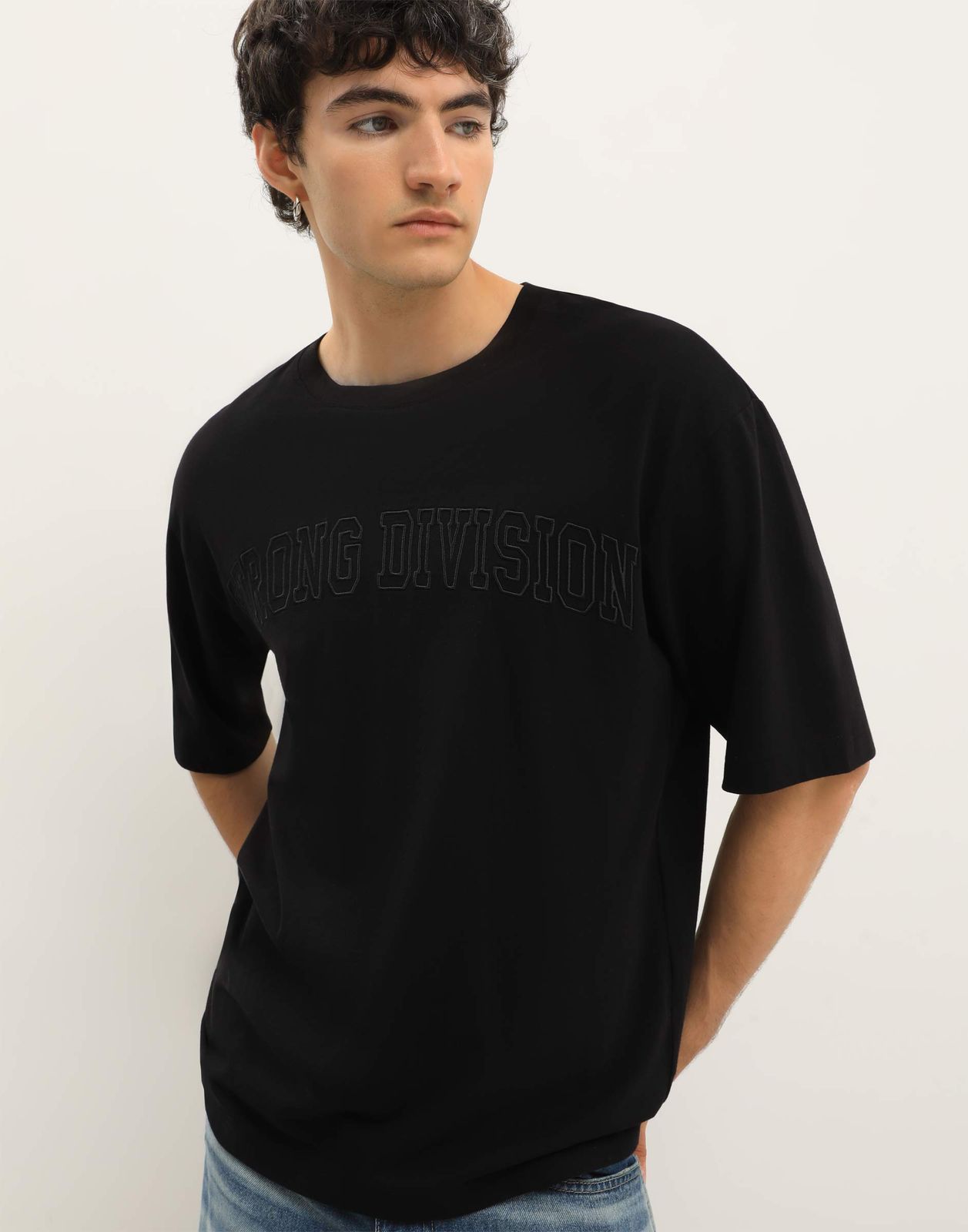 

Футболка мужская Gloria Jeans BKT014349 черный XXL/182, BKT014349