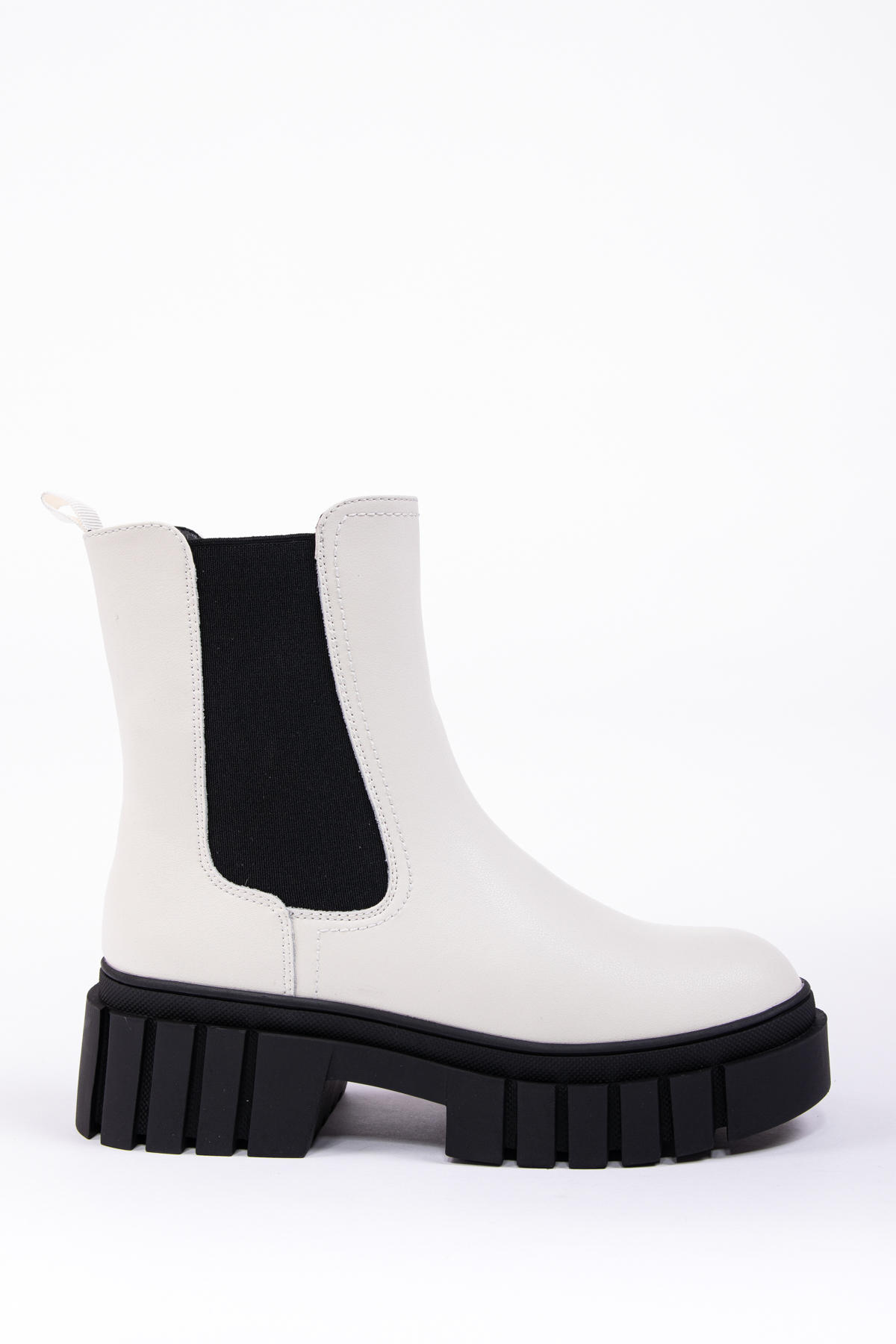 

Ботинки женские Тофа 304364-6 белые 39 RU, Белый, 304364-6