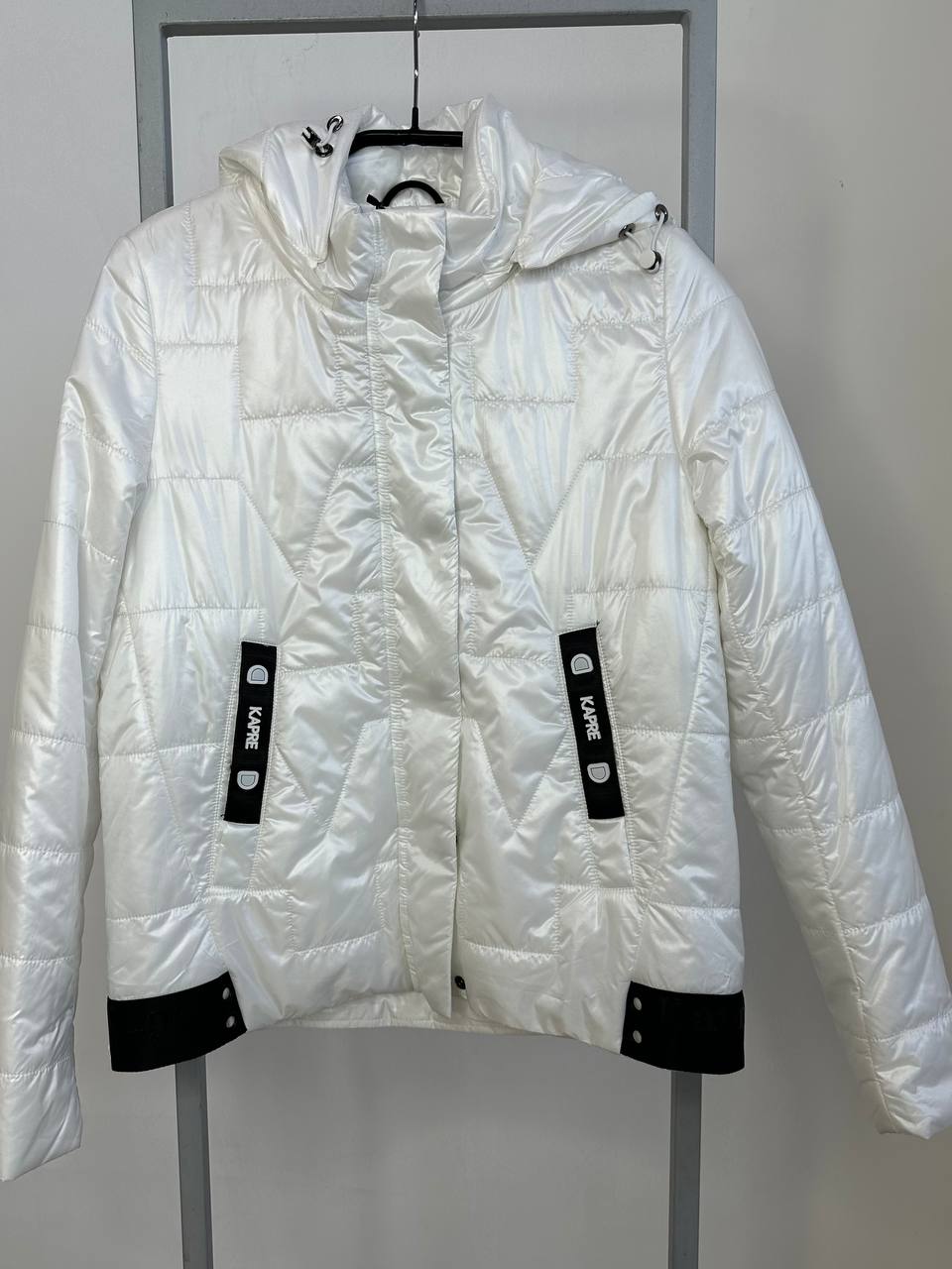 Куртка женская Kapr 526 белая 42 RU