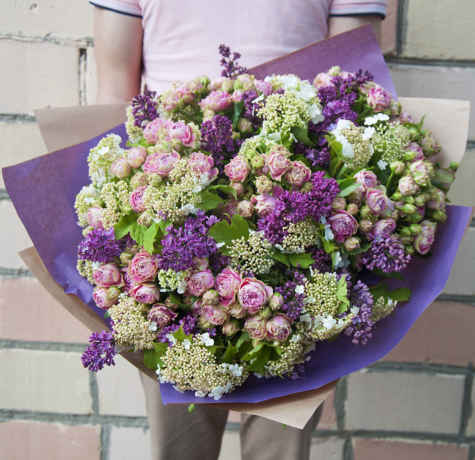 

Букет из розы кустовой и сирени 21 шт Sfloristic "До встречи с тобой" , 50 см