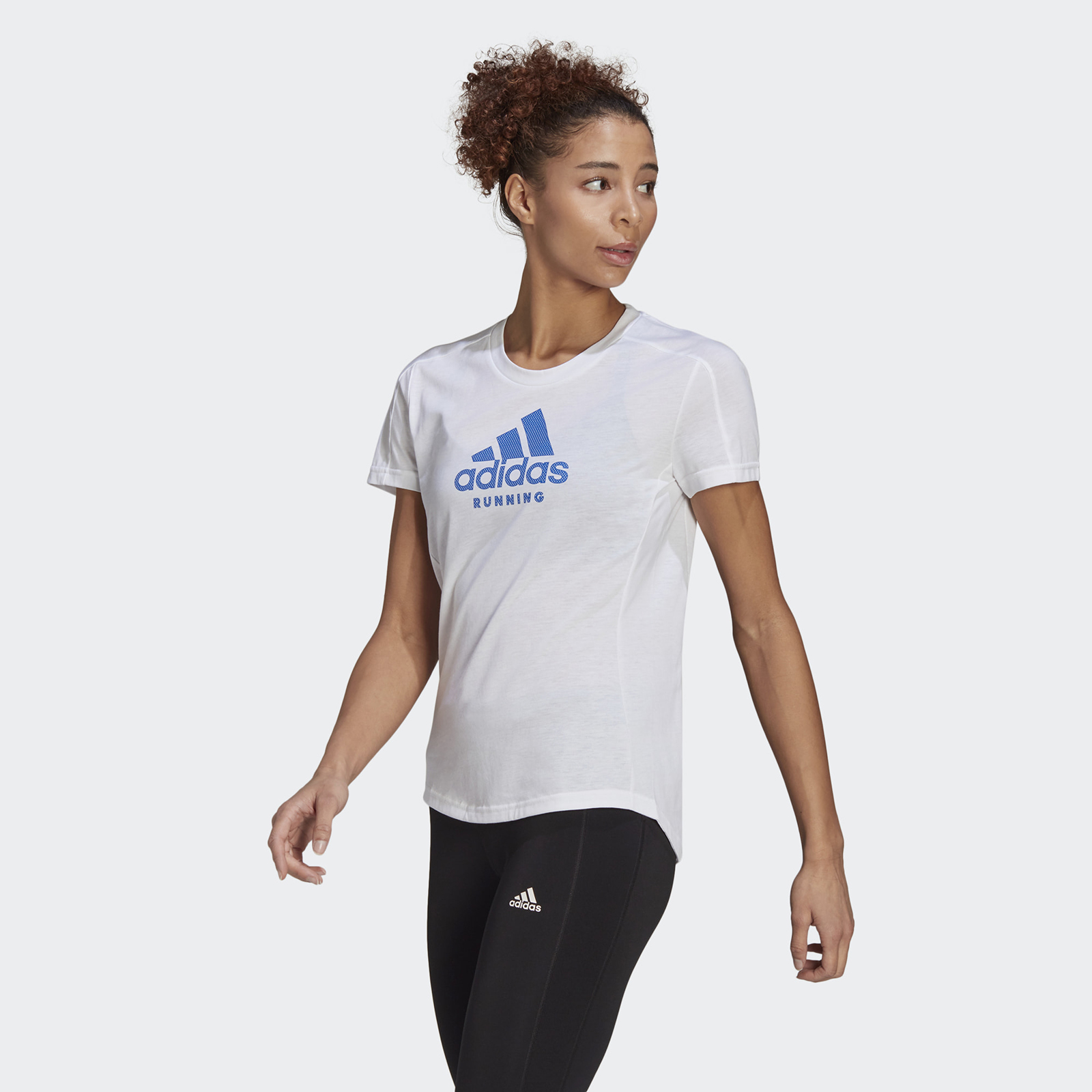 фото Футболка женская adidas run logo tee w белая xs