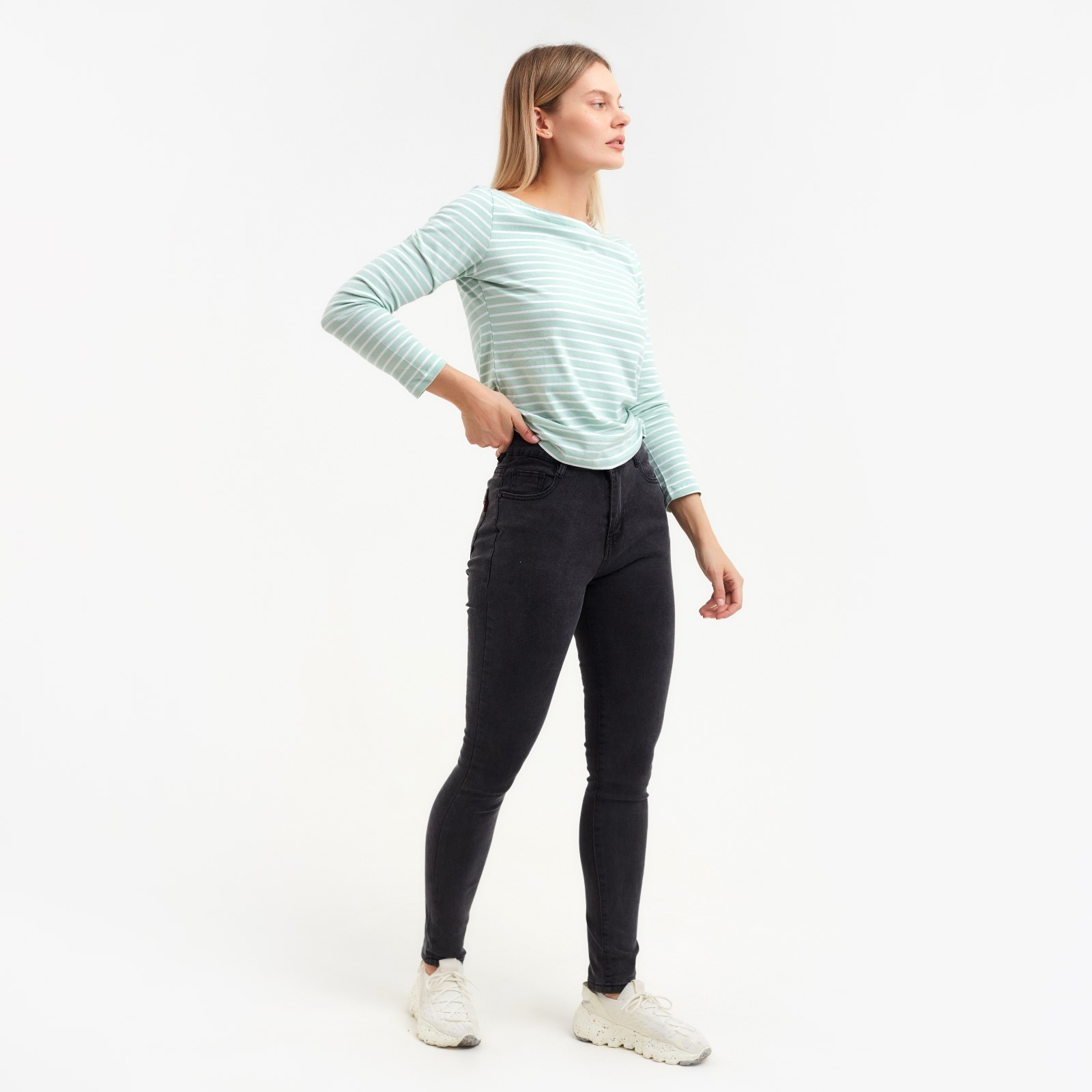 

Джинсы женские NoBrand Silvia серые 42 RU, Серый, Silvia