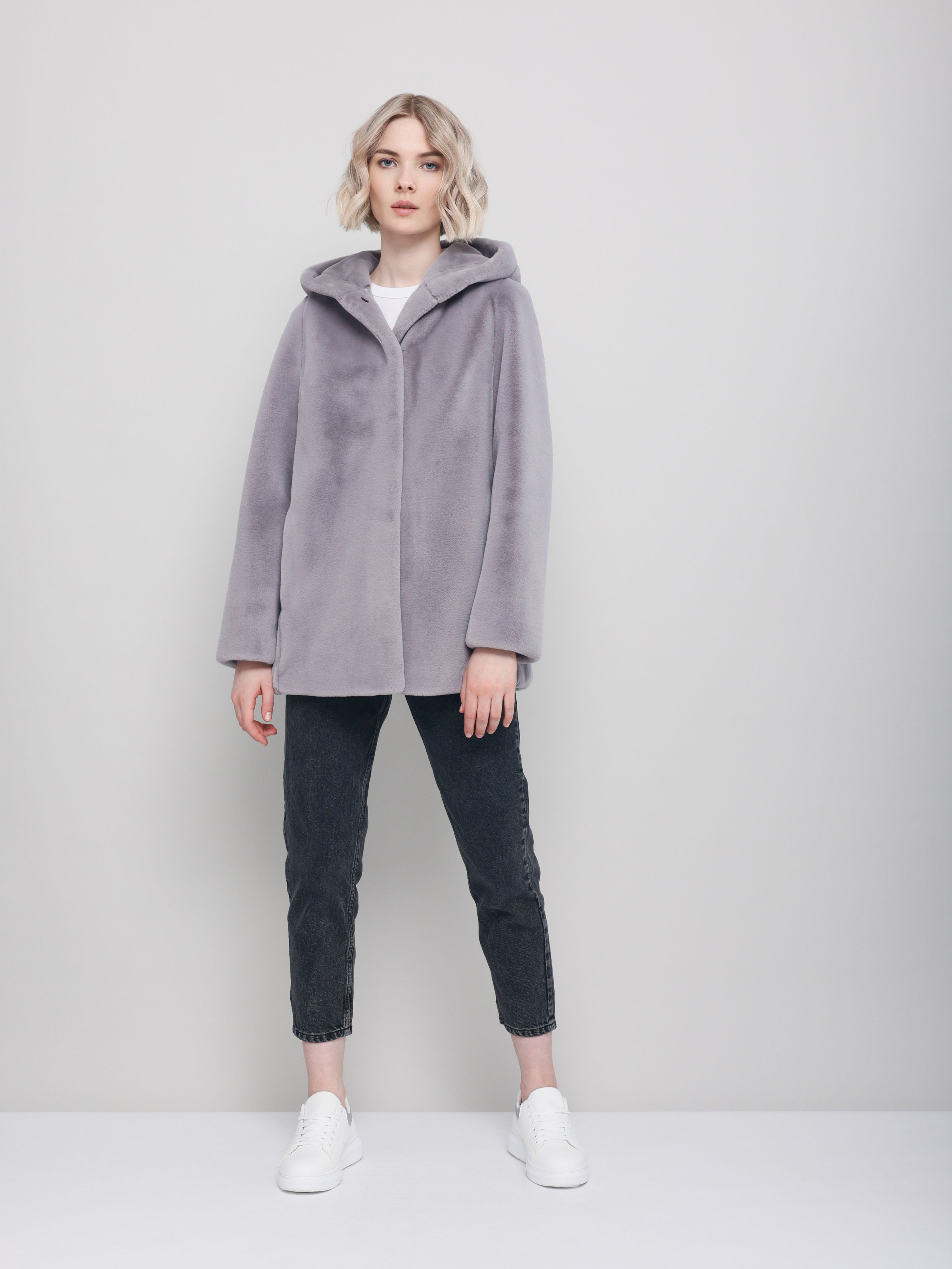 

Шуба женская ALEF 9048 голубая 56 RU, Голубой, 9048