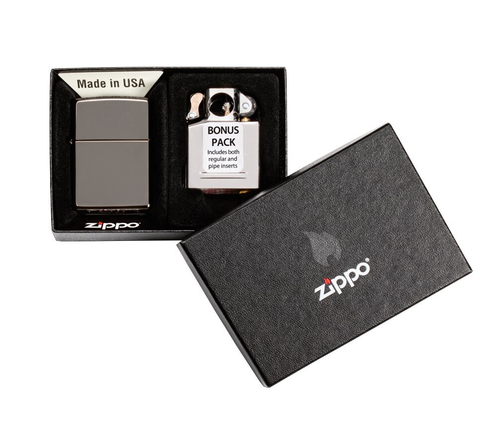 

Подарочный набор ZIPPO: зажигалка Black Ice® и вставной блок для зажигалок для трубок, Черный, Z170418