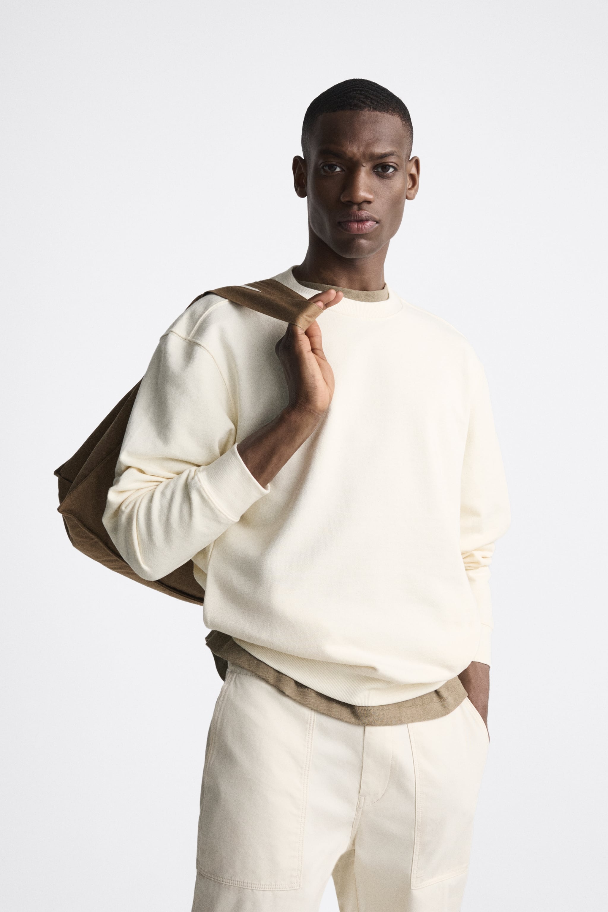 

Свитшот мужской ZARA 00722348 бежевый M (доставка из-за рубежа), 00722348