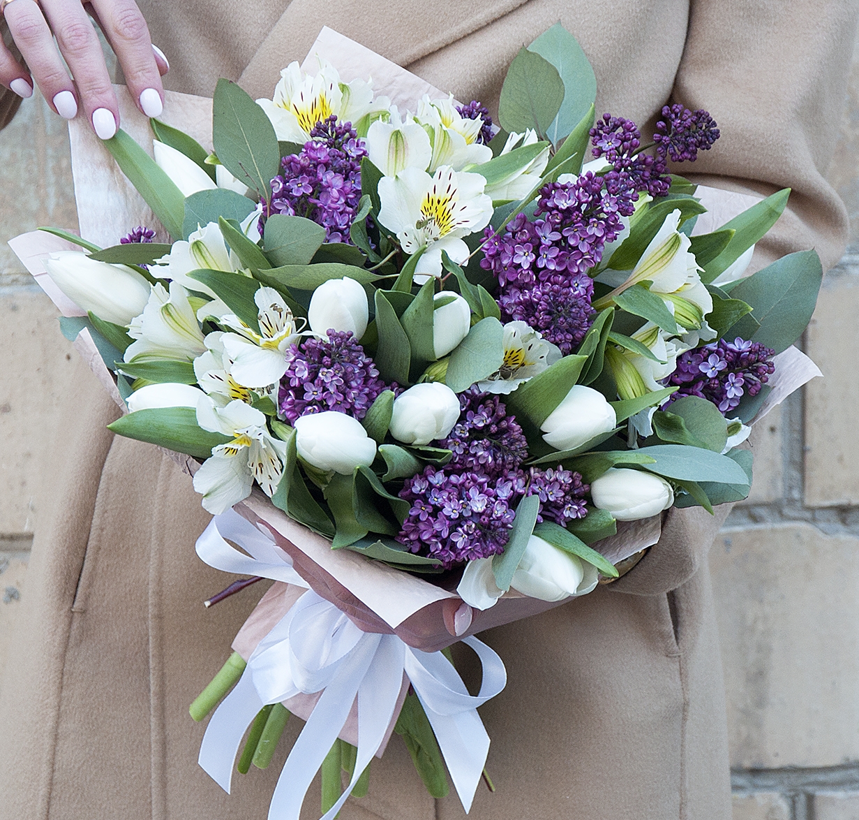 фото Букет из сирени и тюльпанов 21 шт sfloristic "моя прелесть", 30 см studio floristic