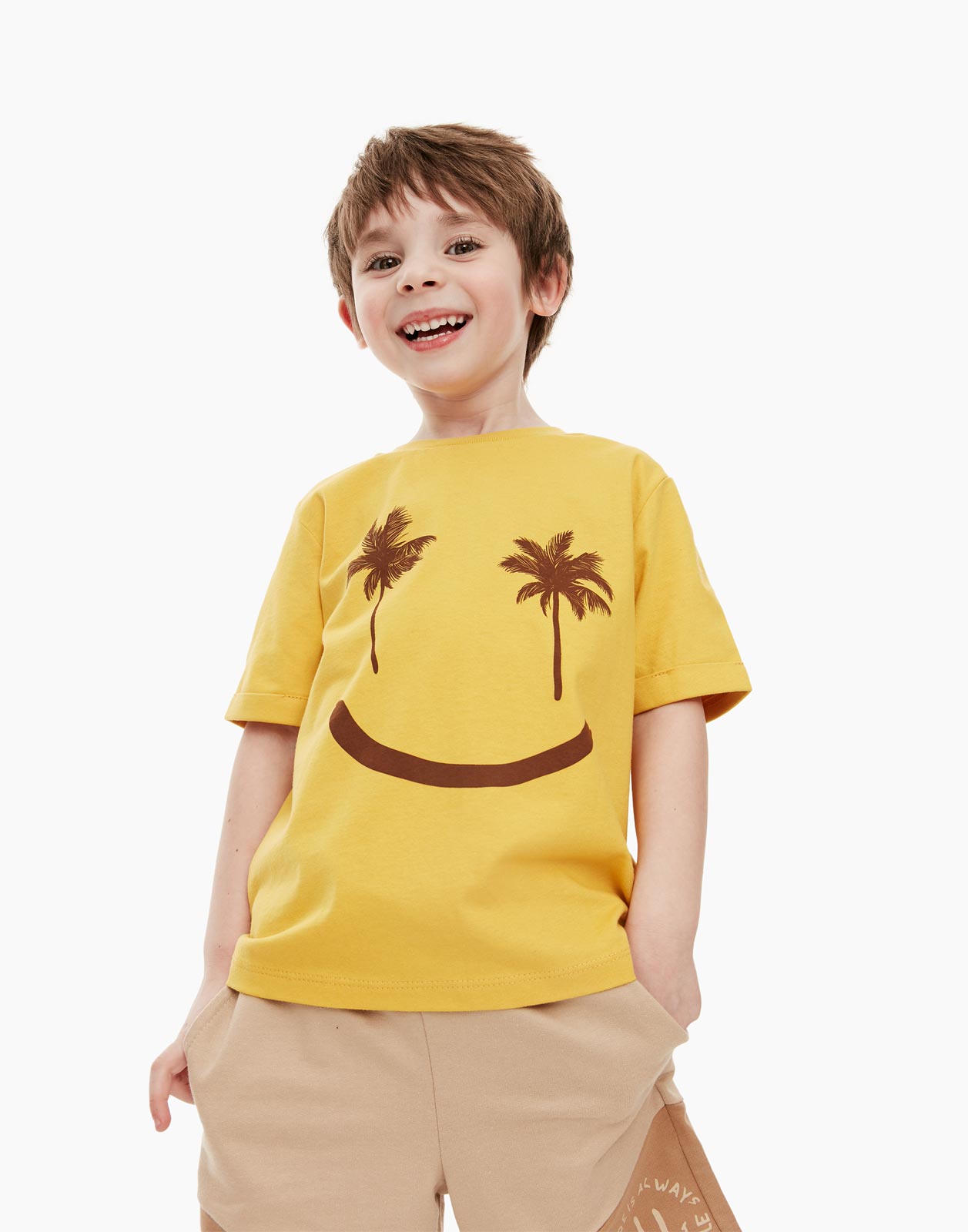 Горчичная футболка с пальмами для мальчика 4-5л/110