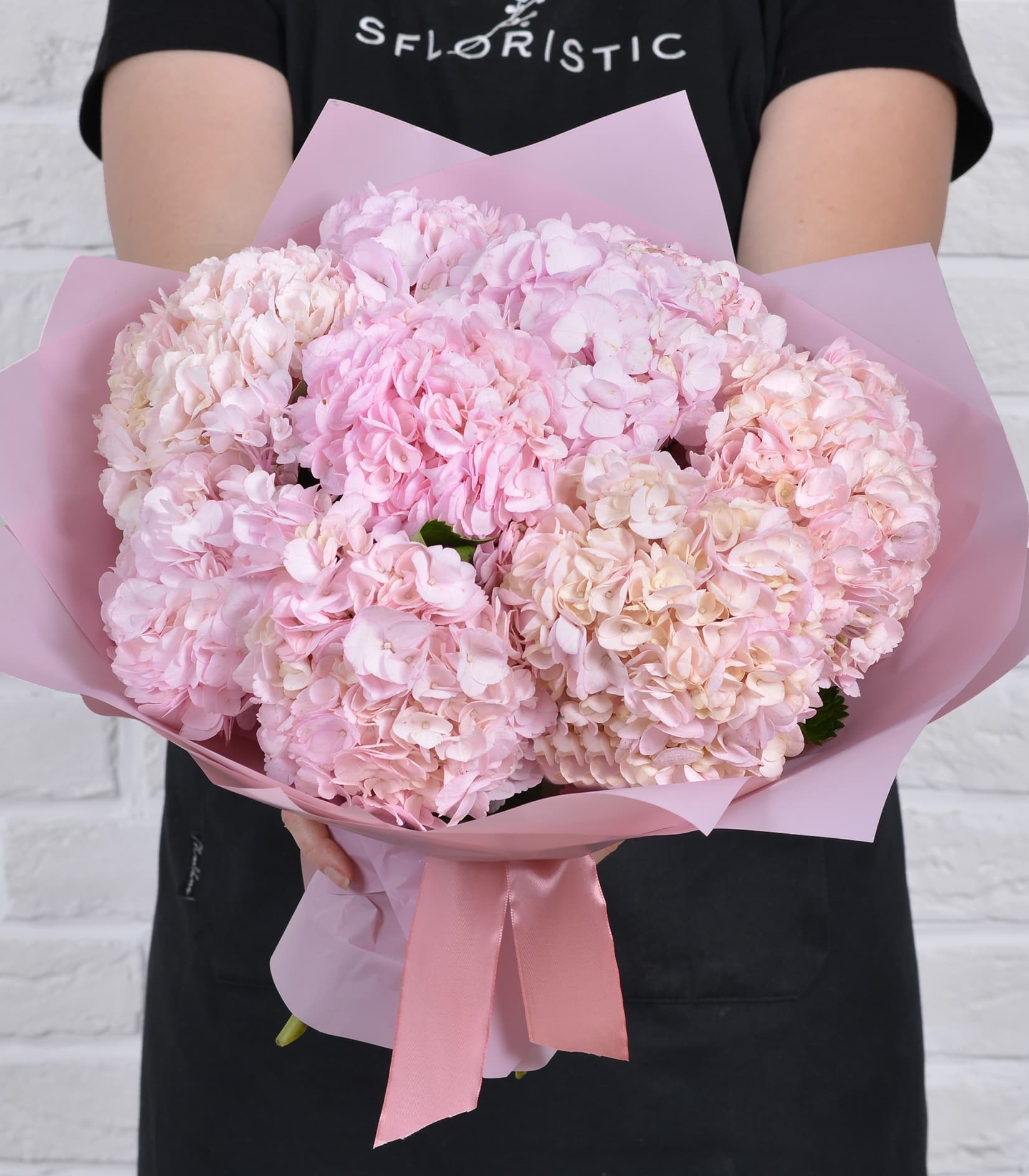 

Монобукет Studio Floristic гортензия 35 см x 50 см 9 шт. розовый 3705, Мечты Анны