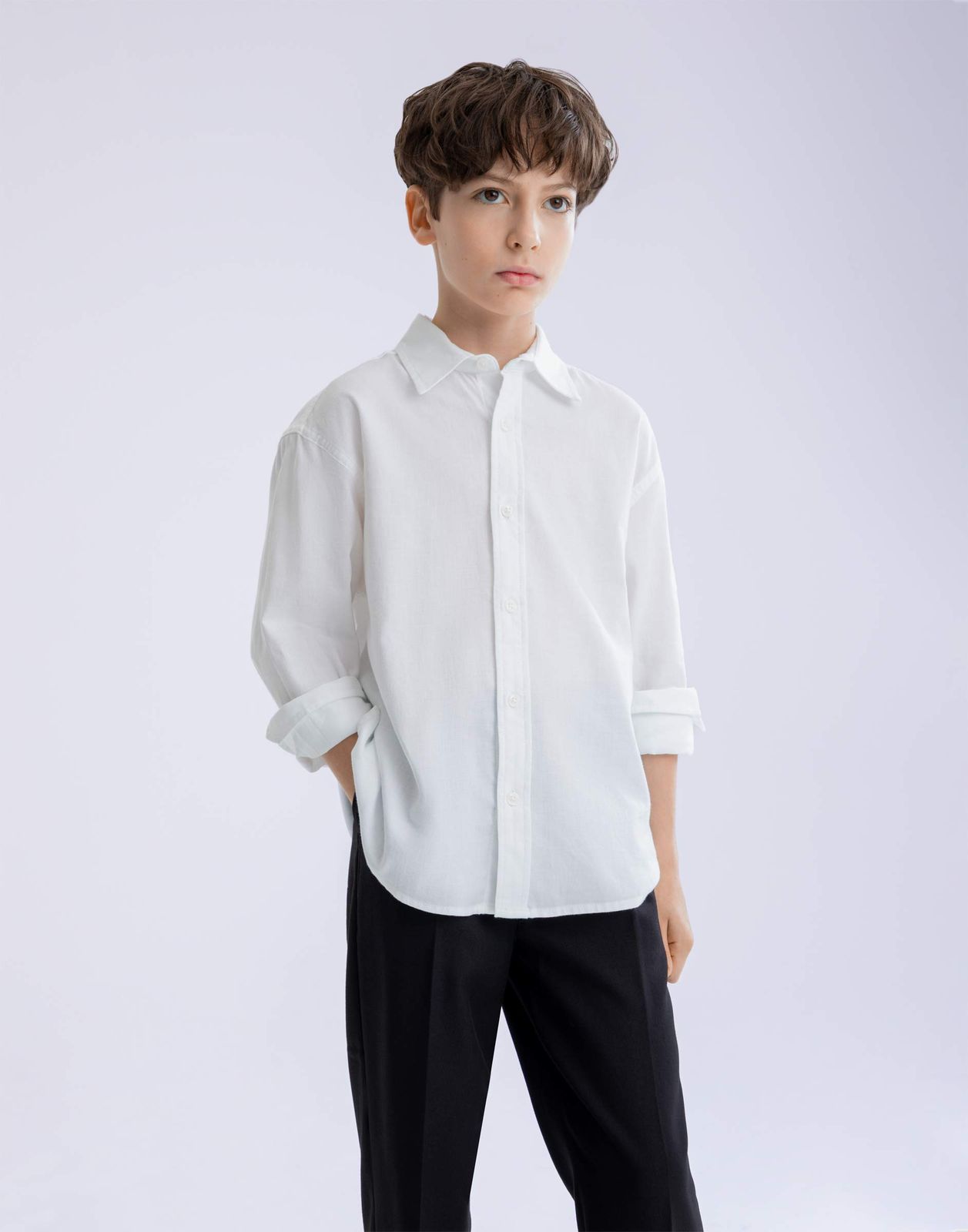 

Рубашка для мальчика Gloria Jeans BSU000357 белый 6-7л/122, BSU000357