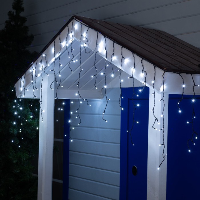 фото Гирлянда "бахрома" 3 х 0.6 м , ip44, умс, тёмная нить, 160 led, свечение белое nobrand