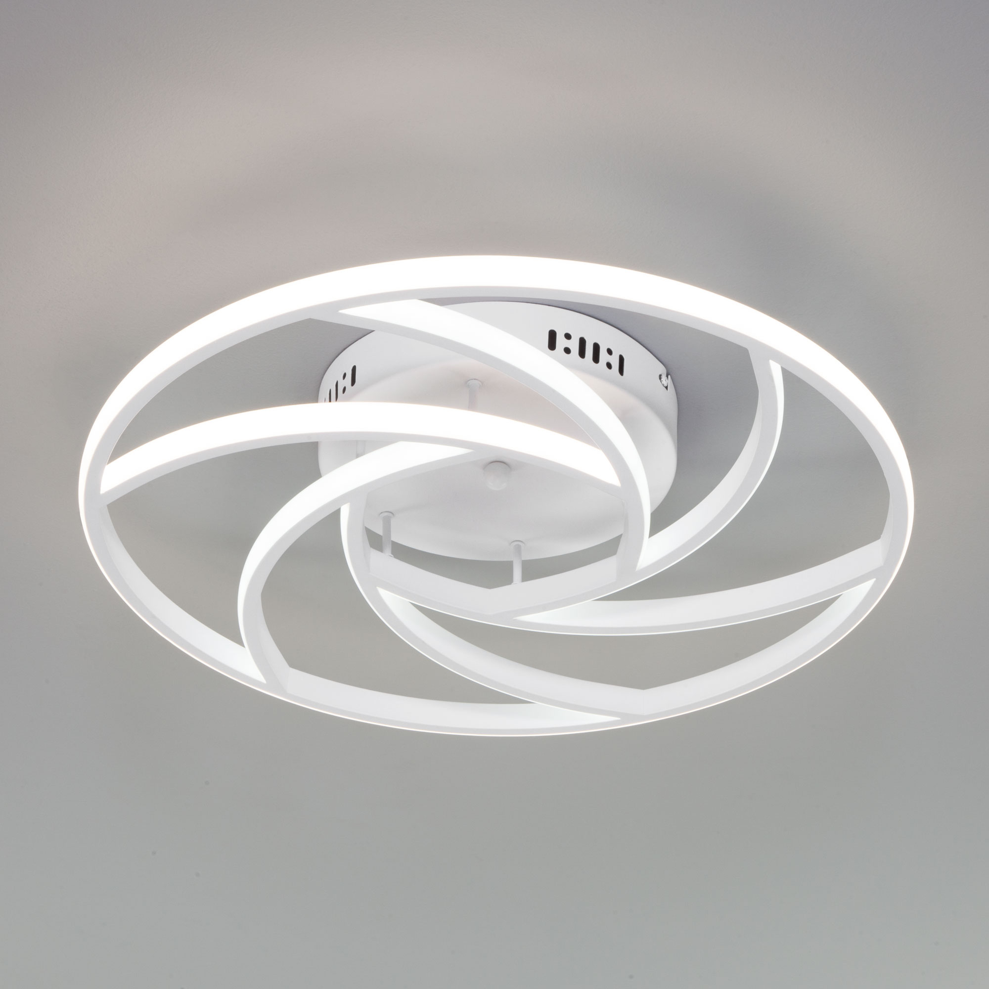 фото Потолочный светодиодный светильник с пультом управления eurosvet 90207/1 белый