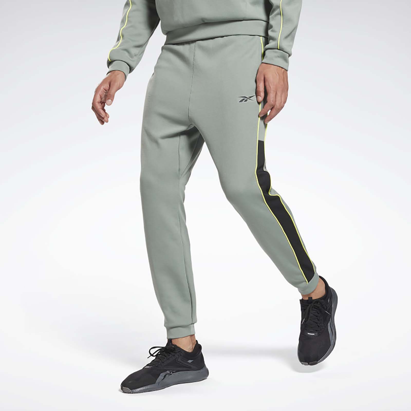 

Спортивные брюки мужские Adidas WOR DBLKNT PANT зеленые L, WOR DBLKNT PANT