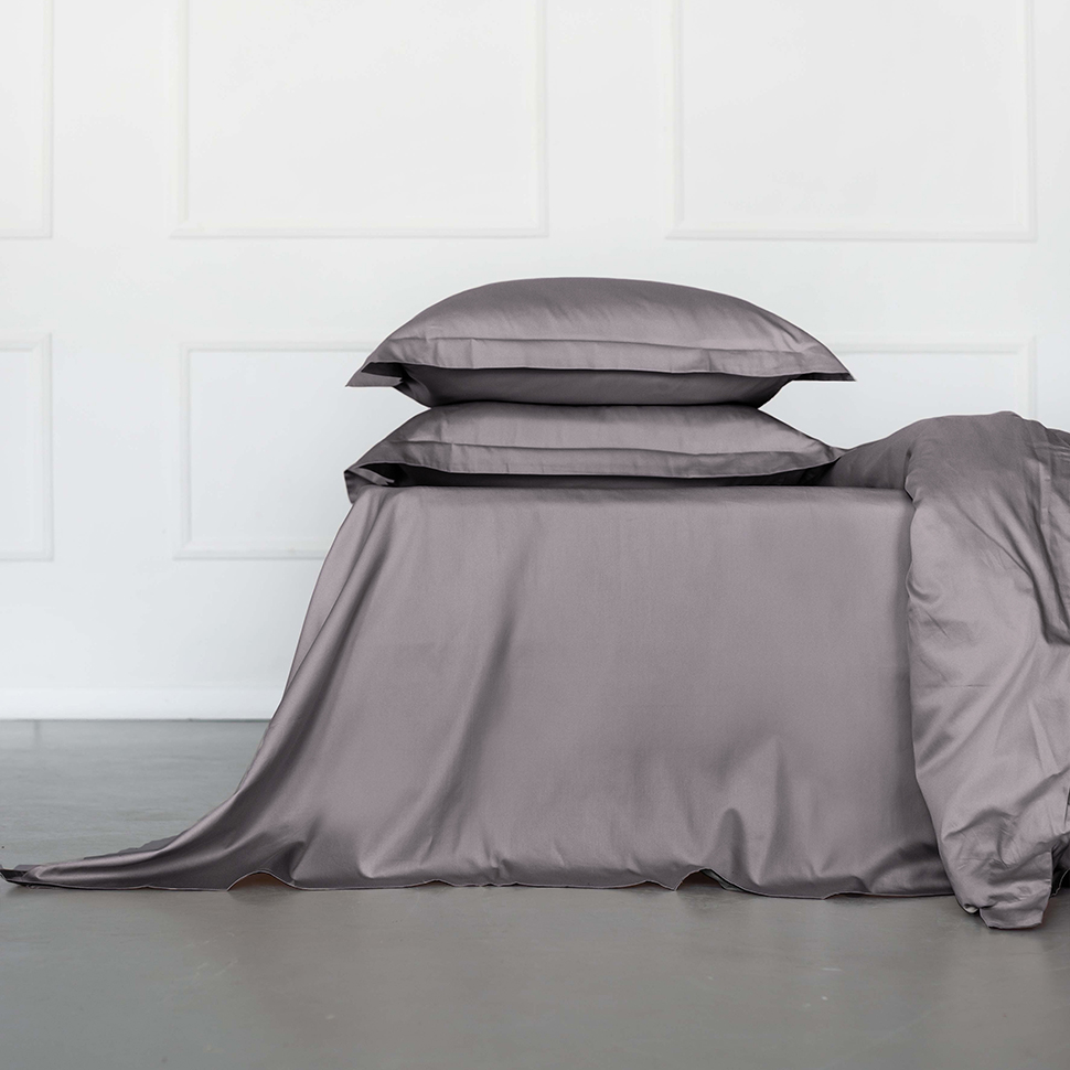 

Простыня BELLEHOME Стефания Graphite 250х245 сатин