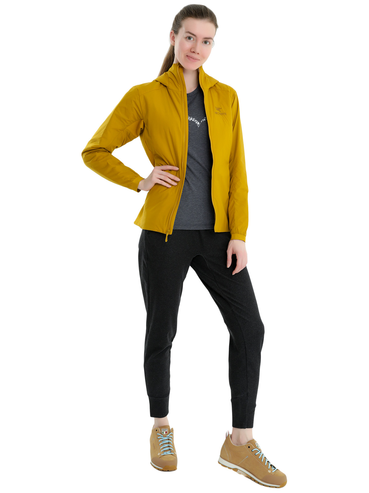 фото Спортивная куртка женская arcteryx l07601600 желтая 46