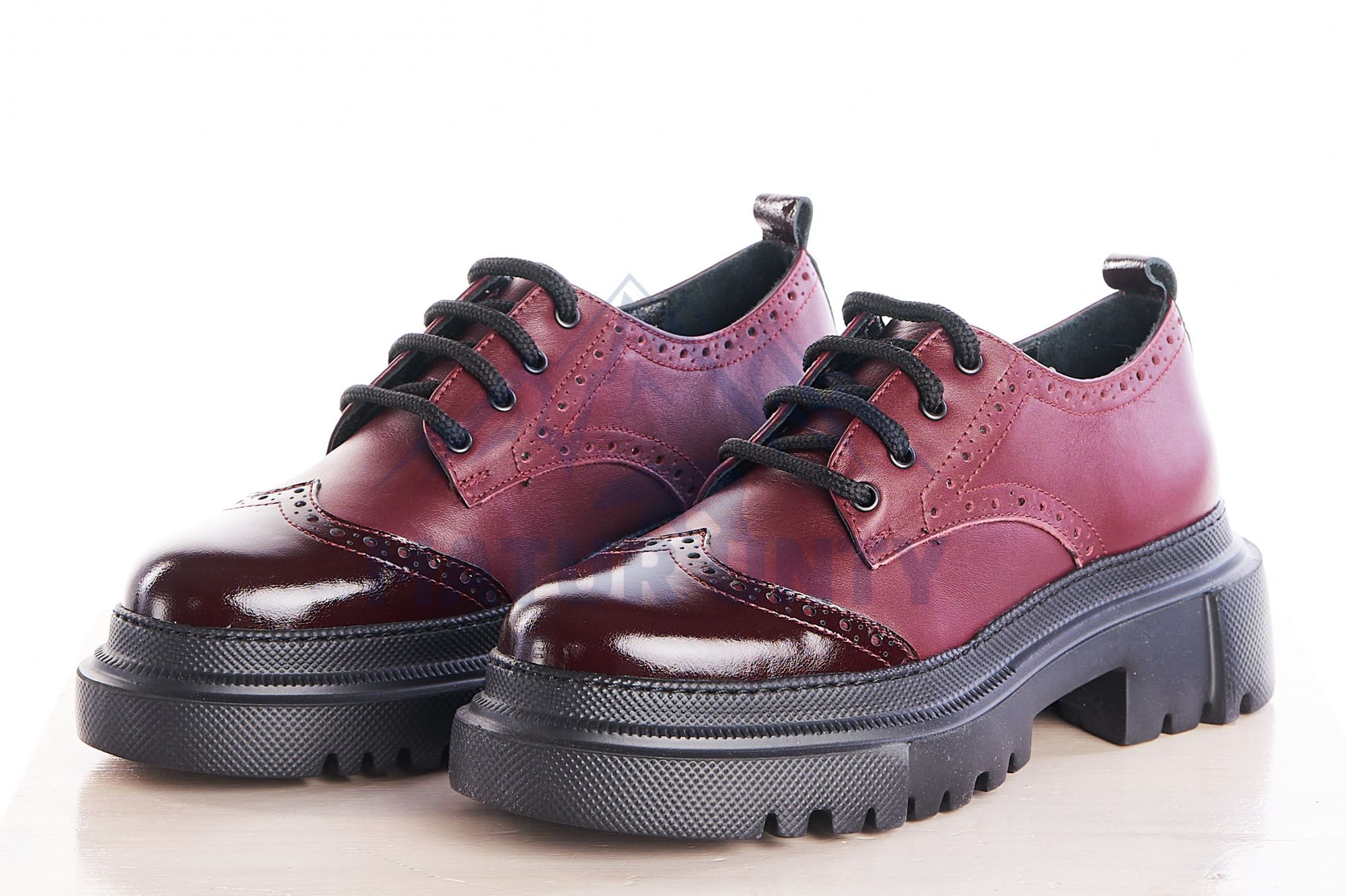 Полуботинки женские Matur Unty 8-1342 красные 38 RU