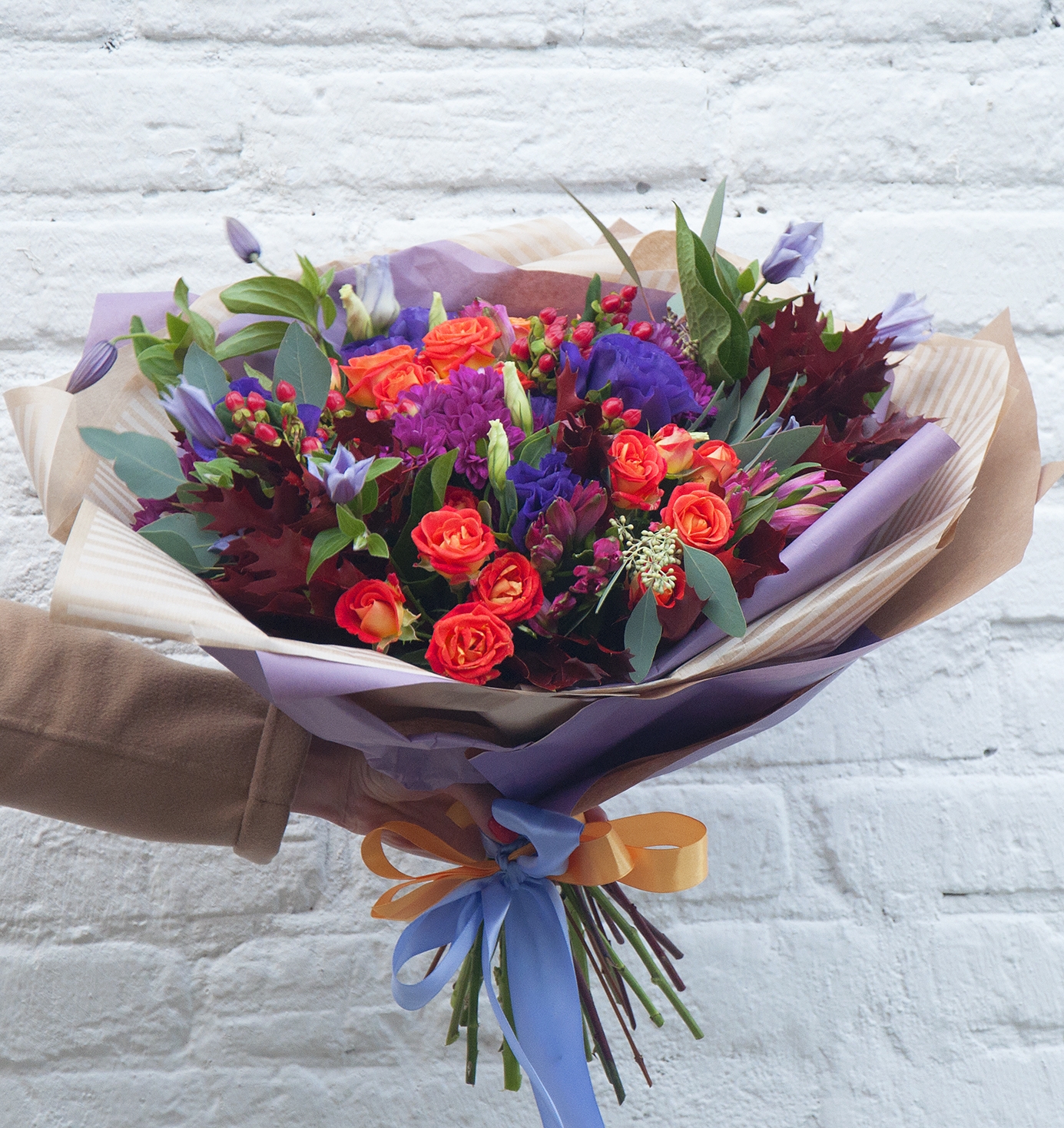 фото Букет из роз и хризантем 17 шт sfloristic "яркими красками", 40 см studio floristic