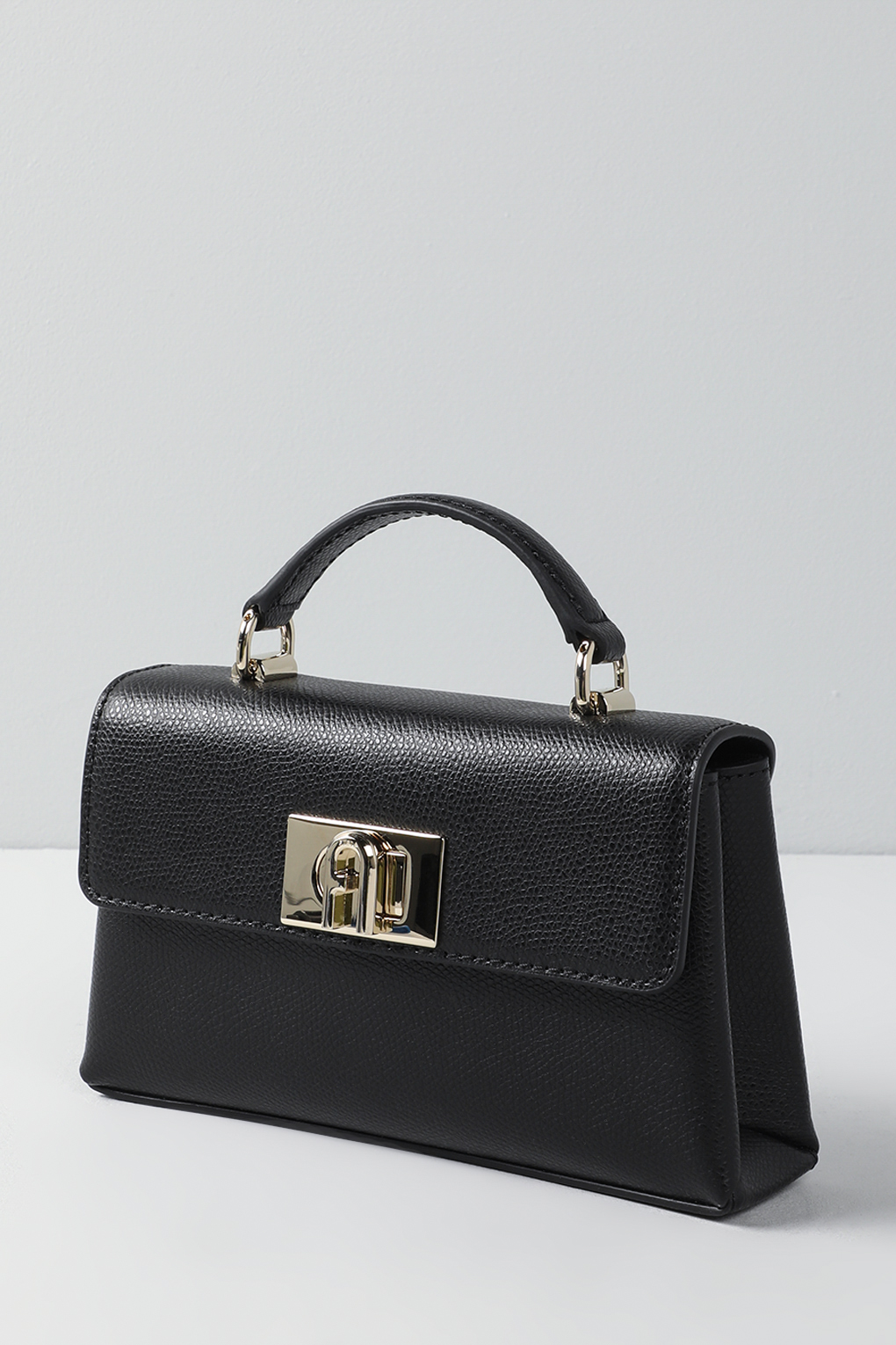 

Сумка кросс-боди женская Furla WE00423ARE0001007, чёрный, Черный, WE00423ARE0001007