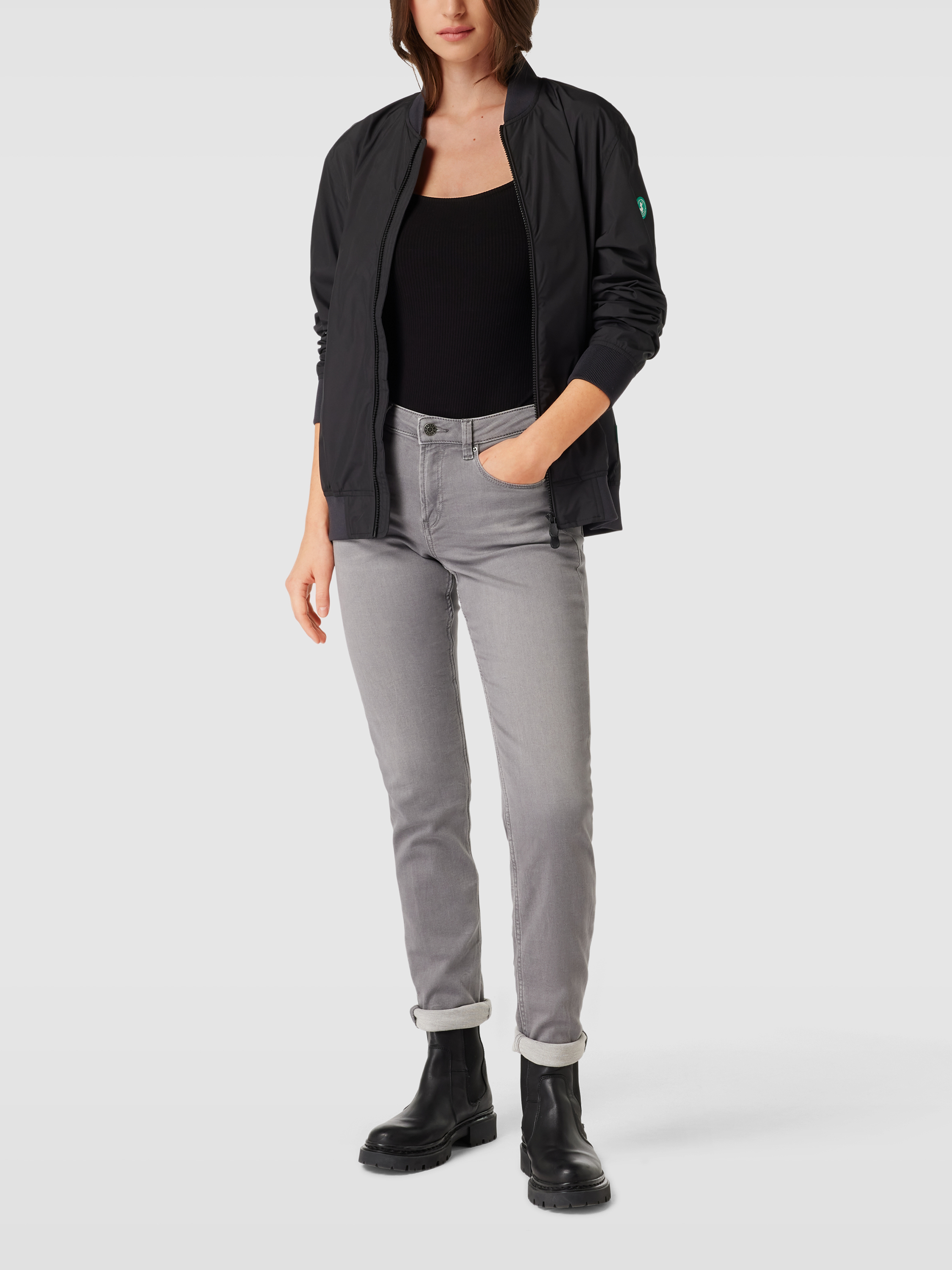 

Джинсы женские Esprit 1748501 серые 27/32 доставка из-за рубежа, Серый, 1748501