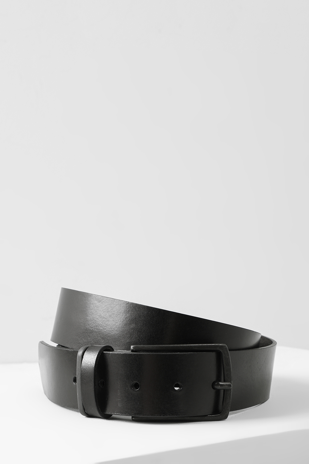 

Ремень мужской Esprit Casual 102EA2S302 черный, 100 см, 102EA2S302