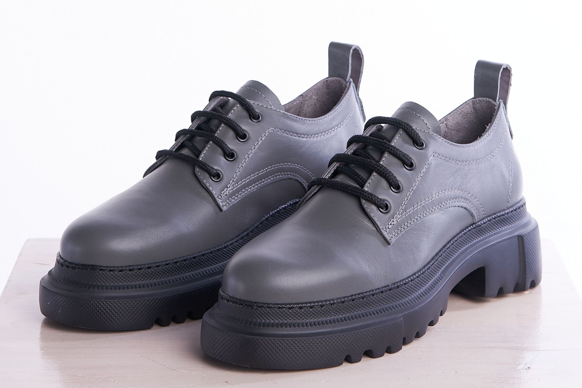 Полуботинки женские Matur Unty 039-1429.356 серые 38 RU