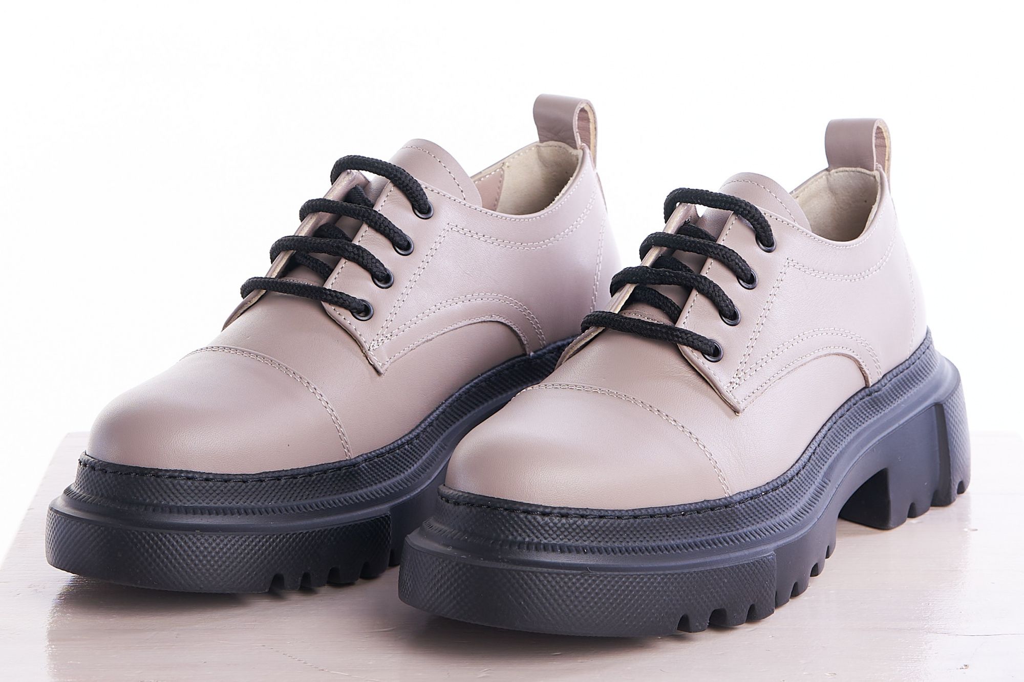 Полуботинки женские Matur Unty 039-1343.215 бежевые 39 RU