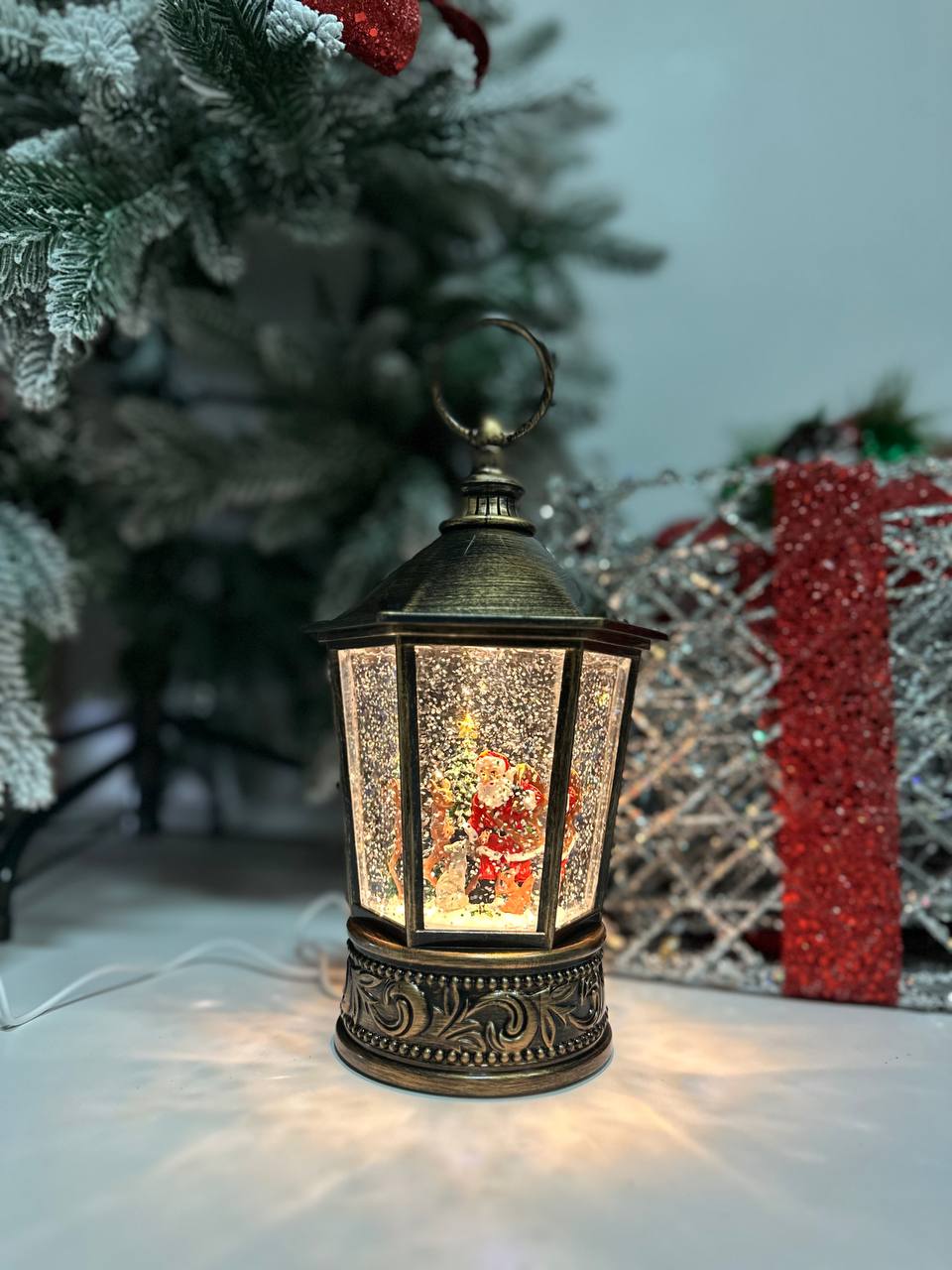 

Новогодний фонарь LED WDL-24077 Дед Мороз несет подарки USB 25х9,5см, Коричневый