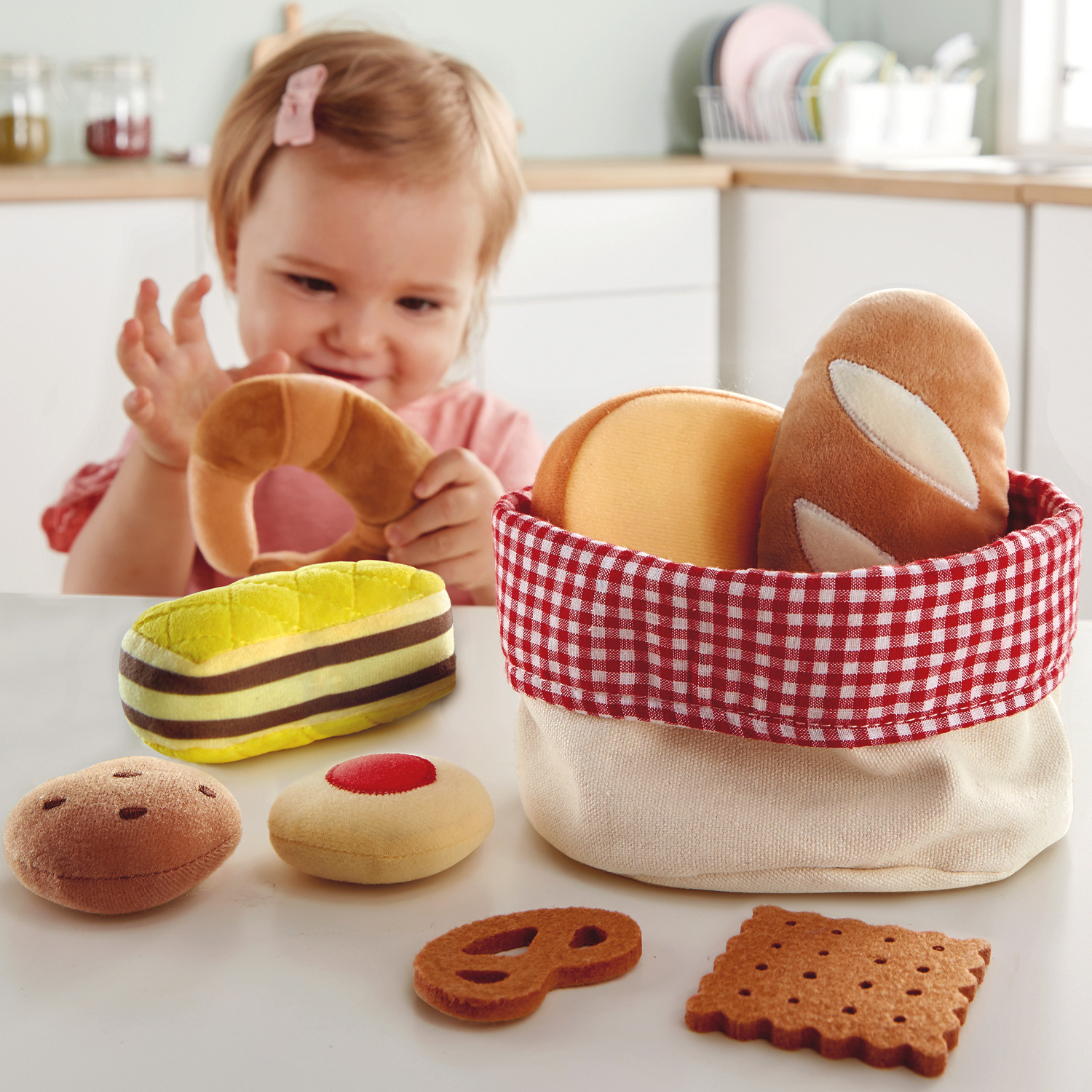 Игровой набор Корзина хлеба Hape E3168_HP набор детской посуды top chef с корзинкой на 3 персоны