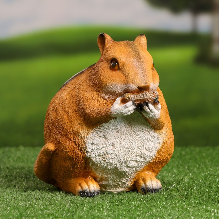 Хорошие сувениры Садовая фигура Бурундук с орехом 19х16см