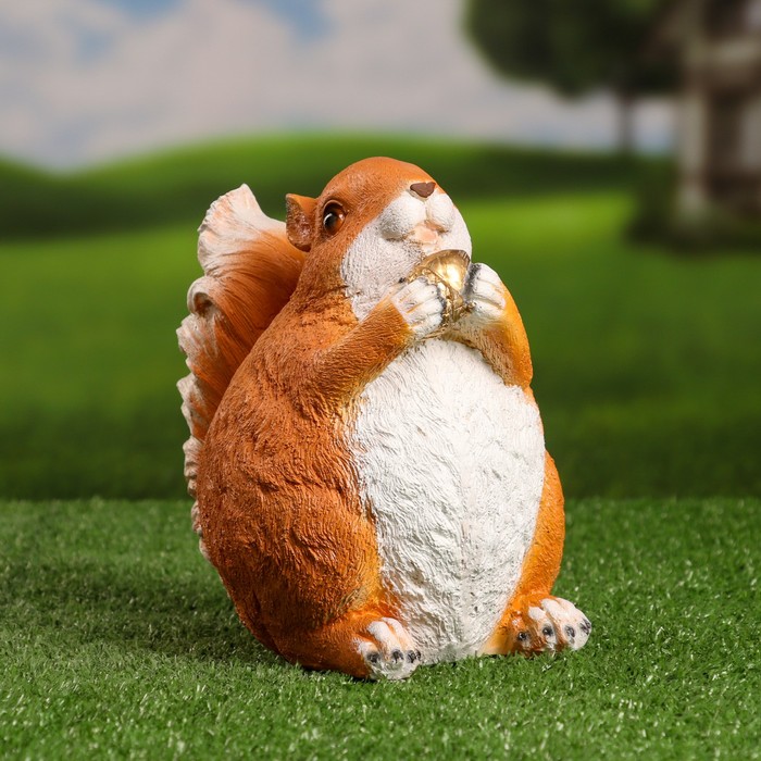 Хорошие сувениры Садовая фигура Толстая белка с орехом 19х16см