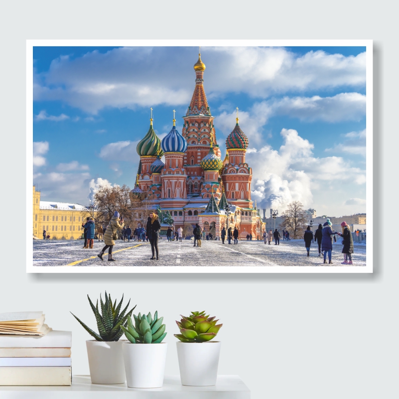 Постер на тему зимнего дня у храма Василия Блаженного, размер 50х40 см, для ПолиЦентра.