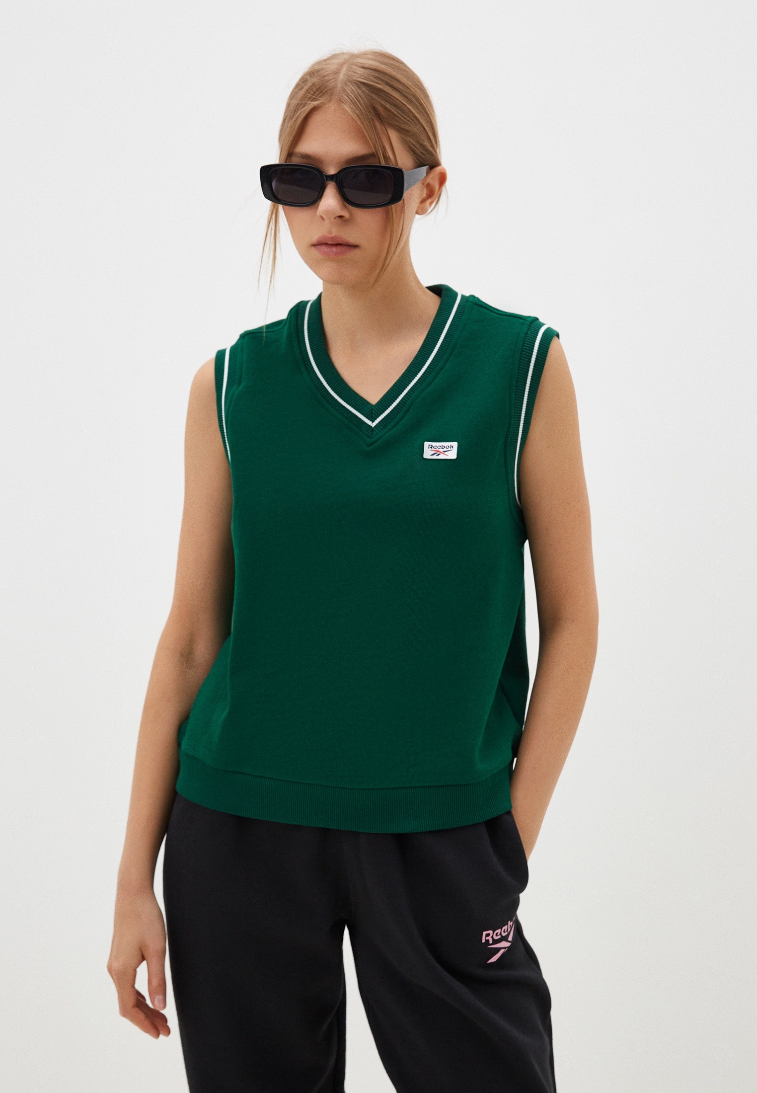 Жилет женский Reebok Classics Court Sport Vest зеленый XS