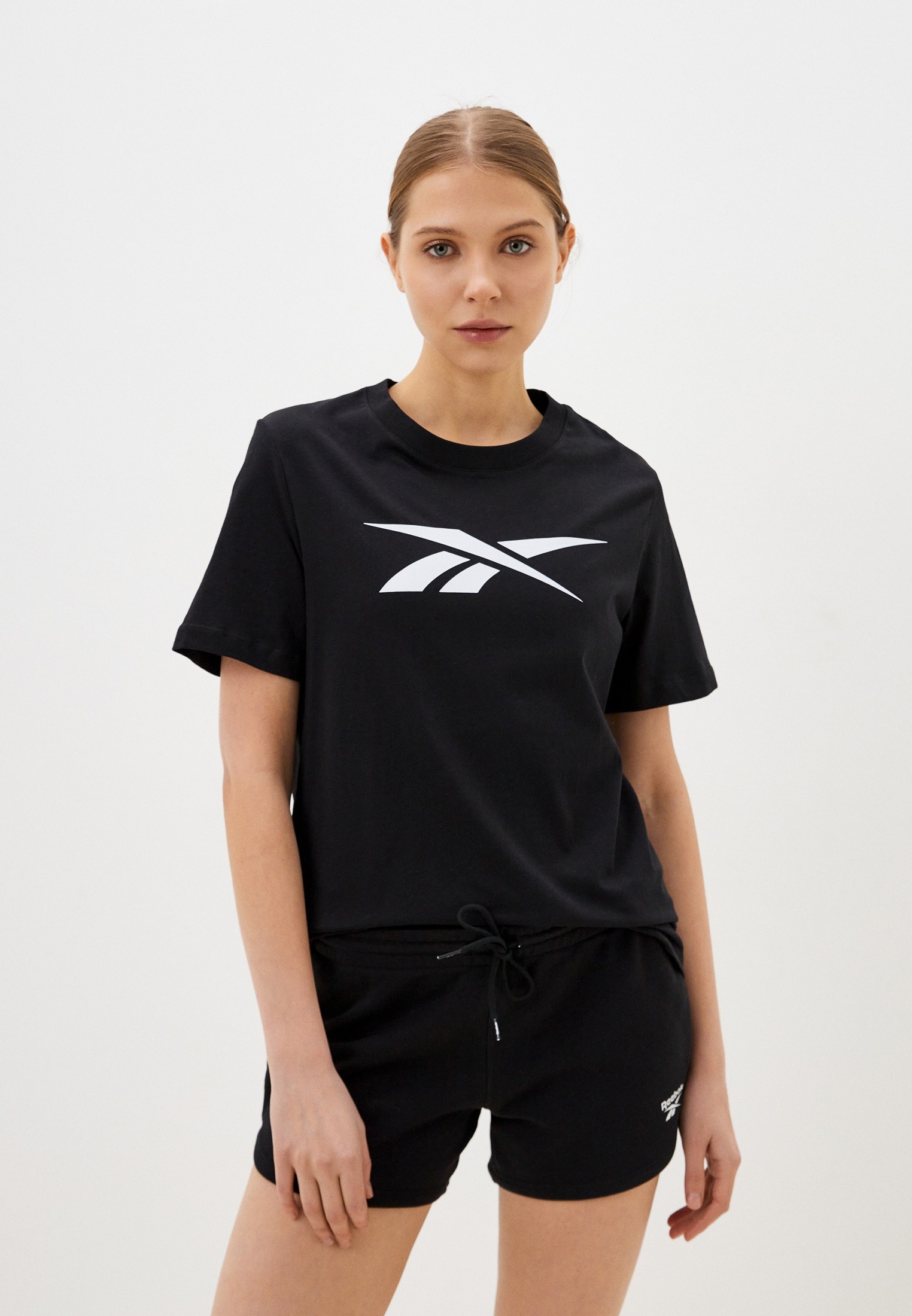 

Футболка женская Reebok Vector Graphic T-Shirt черная 2XS, Черный, Vector Graphic T-Shirt