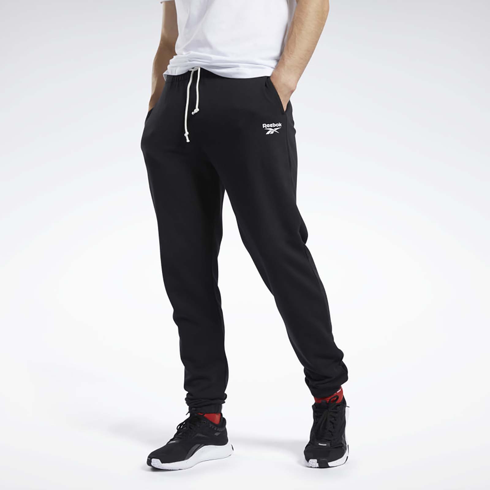 

Спортивные брюки мужские Reebok TE FT CUFFED PANT черные M, TE FT CUFFED PANT