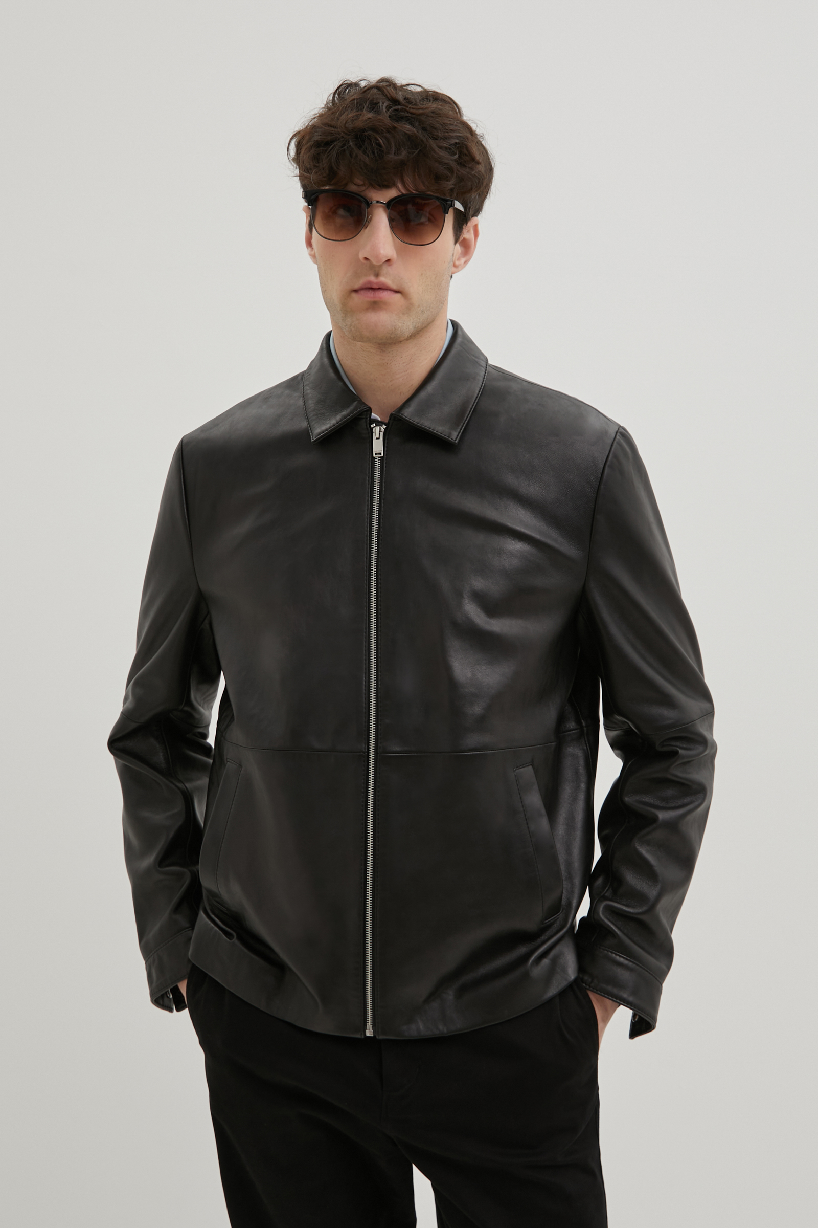 Кожаная куртка мужская Finn Flare FBE21800 черная S