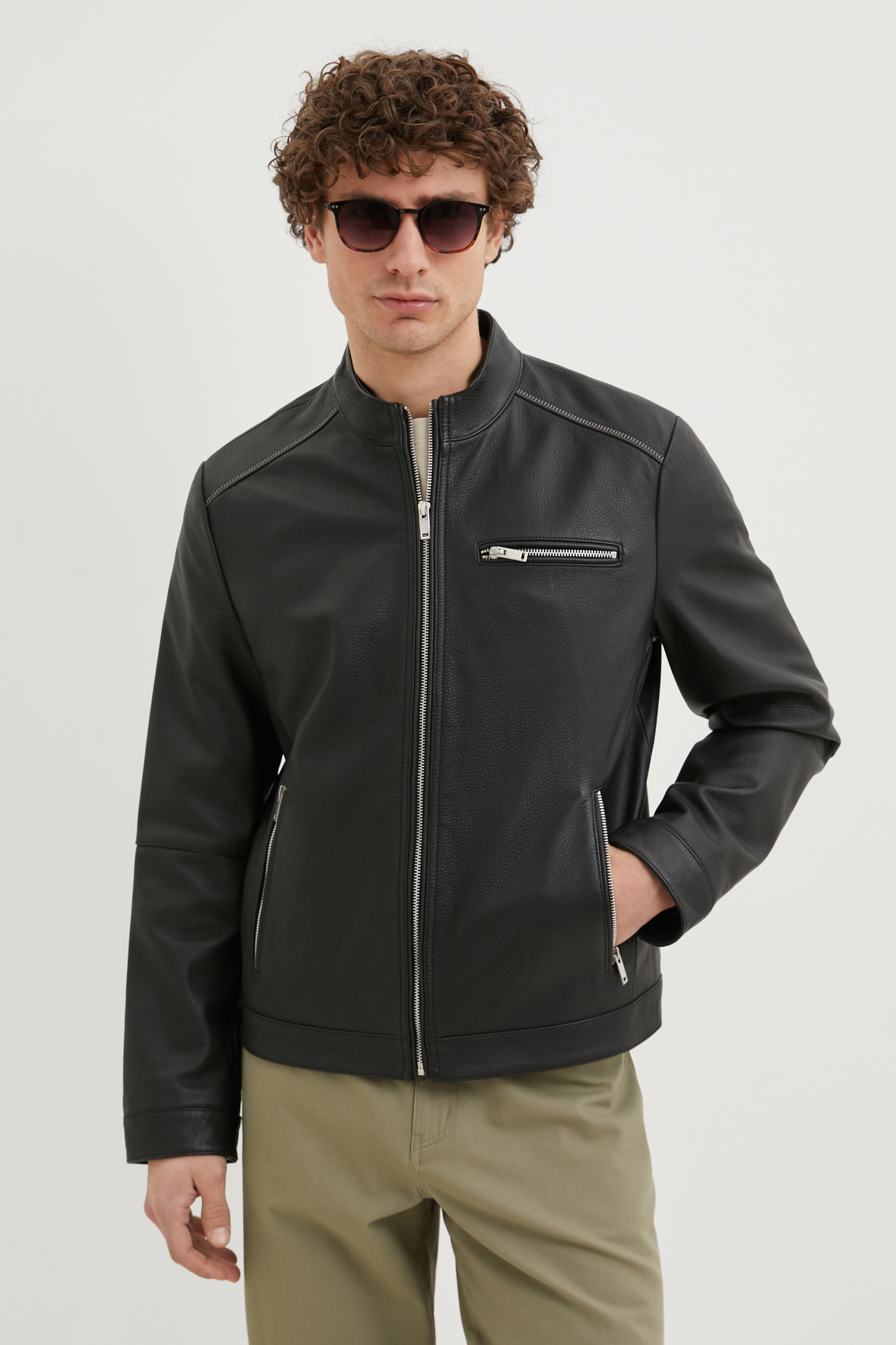 Кожаная куртка мужская Finn Flare FBE21803 черная L