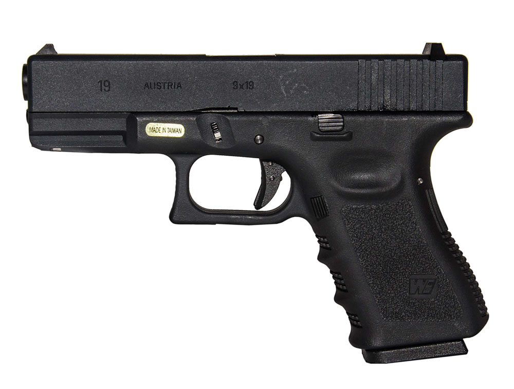 Страйкбольный пистолет WE Glock 19 gen.3, грингаз 600013468424 черный