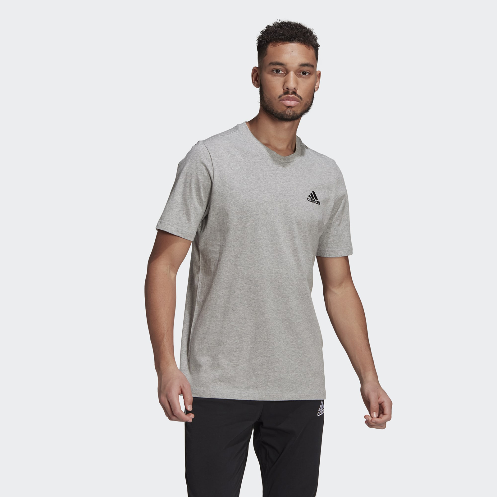

Футболка мужская Adidas GK9641 серая 3XL, GK9641