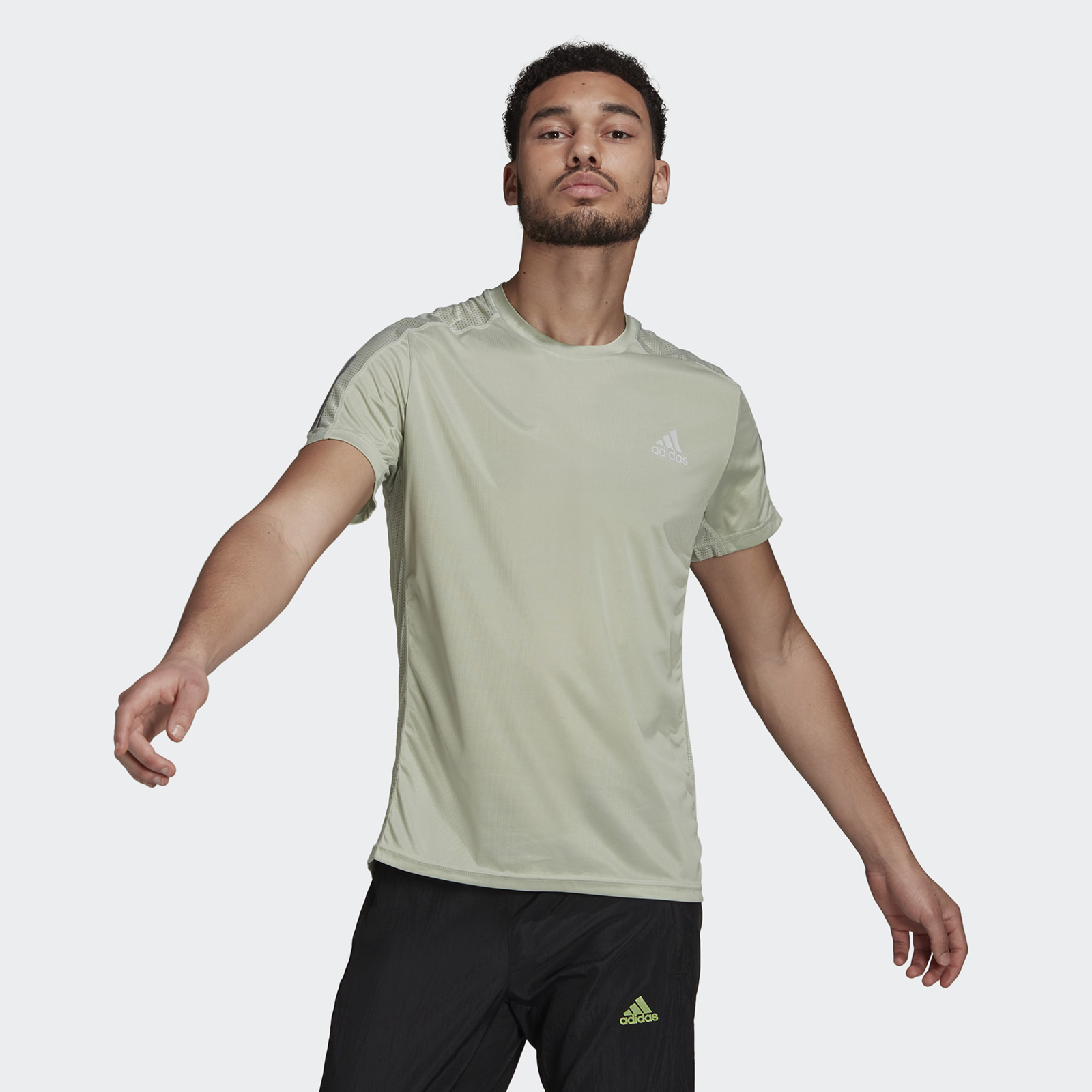 

Футболка мужская Adidas GJ9968 зеленая XS, GJ9968